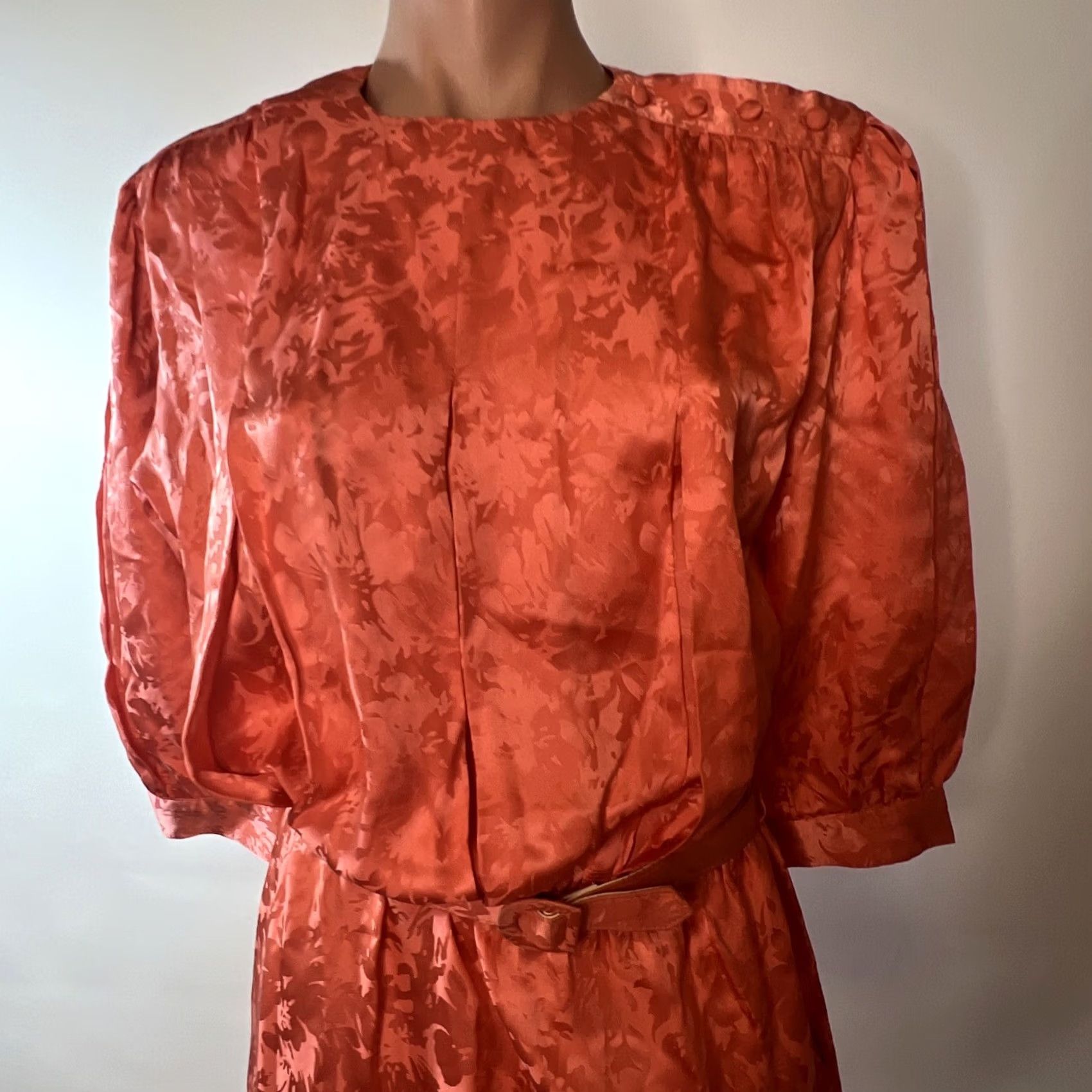 Vintage VINTAGE Ms Chaus Silk Dress Belted Floral Coral Pink 3/4 Sleeve 6 Women Dress Vintage Style, Party/Cocktail, Travel, Flower, Look Retro, China Size M / US 6-8 / IT 42-44 - 4 Thumbnail