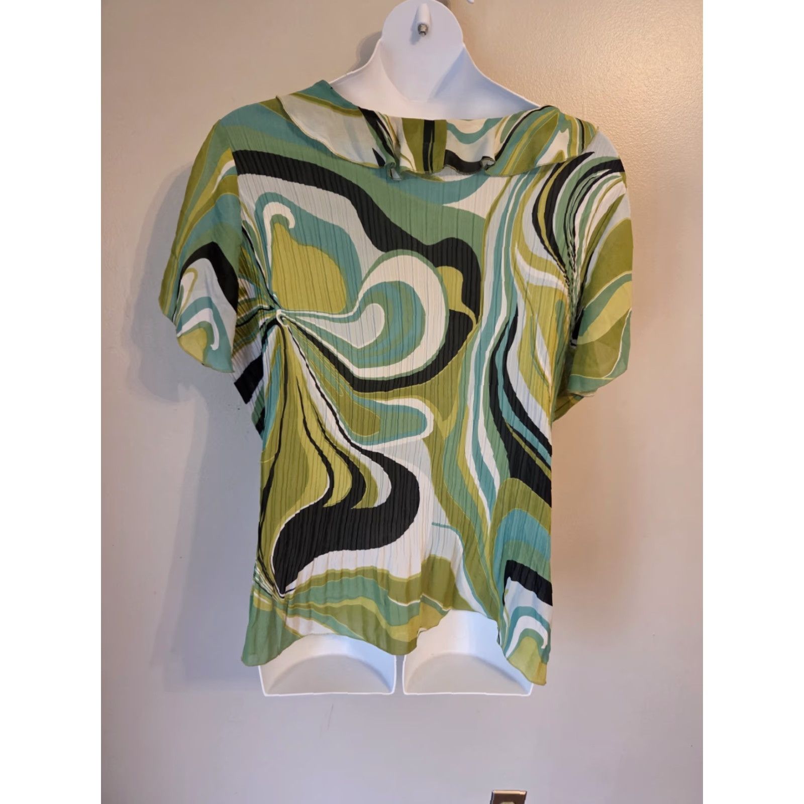 CO NEW YORK CITY DESIGN CO Blouse Abstract Ruffle Button-Up 3X Women Geometric Multicolor Short Flutter Sleeve V-neck Button 3X Blouse Size XXL / US 16-18 / IT 52-54 - 6 Thumbnail
