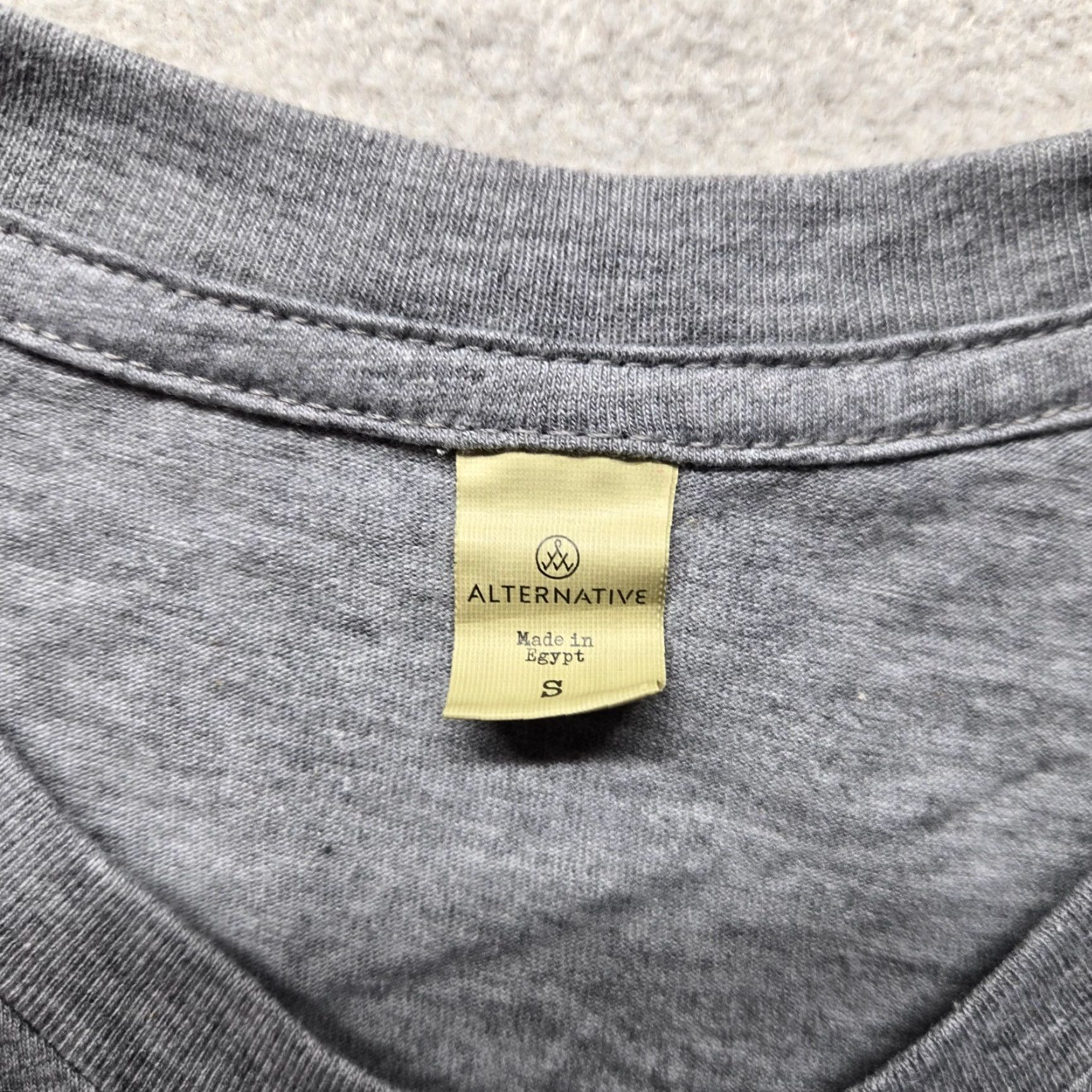 Vintage RODRIGO Y GABRIELA Concert Shirt Adult Small Gray T-Shirt 100% Cotton Graphic Tee Music Memorabilia Size US S / EU 44-46 / 1 - 3 Thumbnail