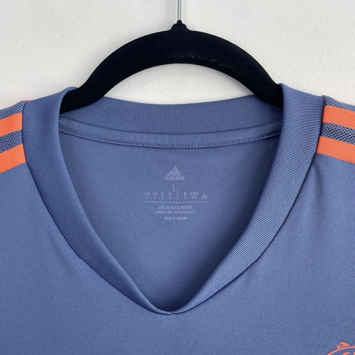Adidas Manchester United Training Men’s Adidas Jersey 2022/2023 Size US L / EU 52-54 / 3 - 4 Thumbnail