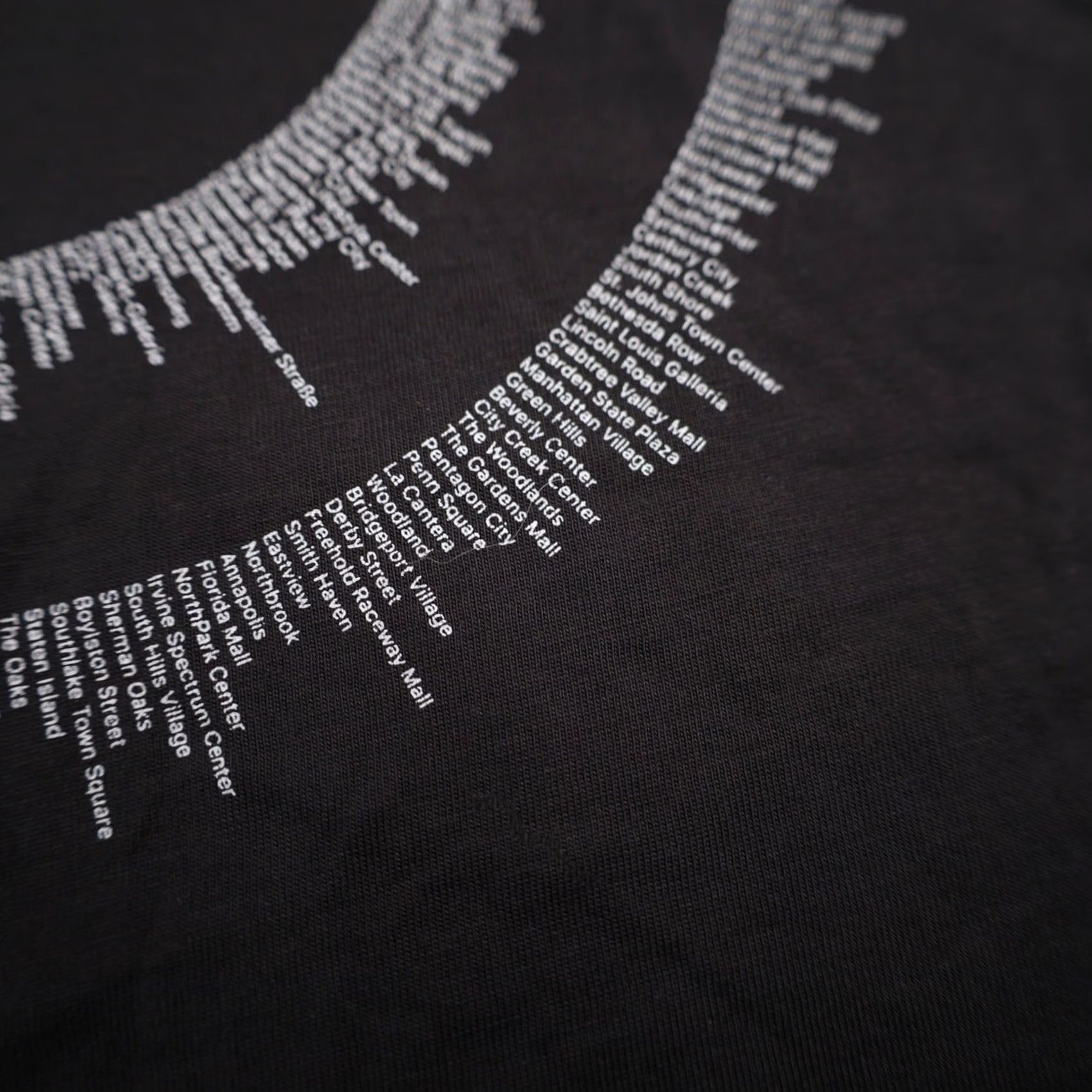 Apple VINTAGE Apple T-Shirt Mens Small Gray Employee Every Store Location 9/10 Shirts Size US S / EU 44-46 / 1 - 5 Thumbnail