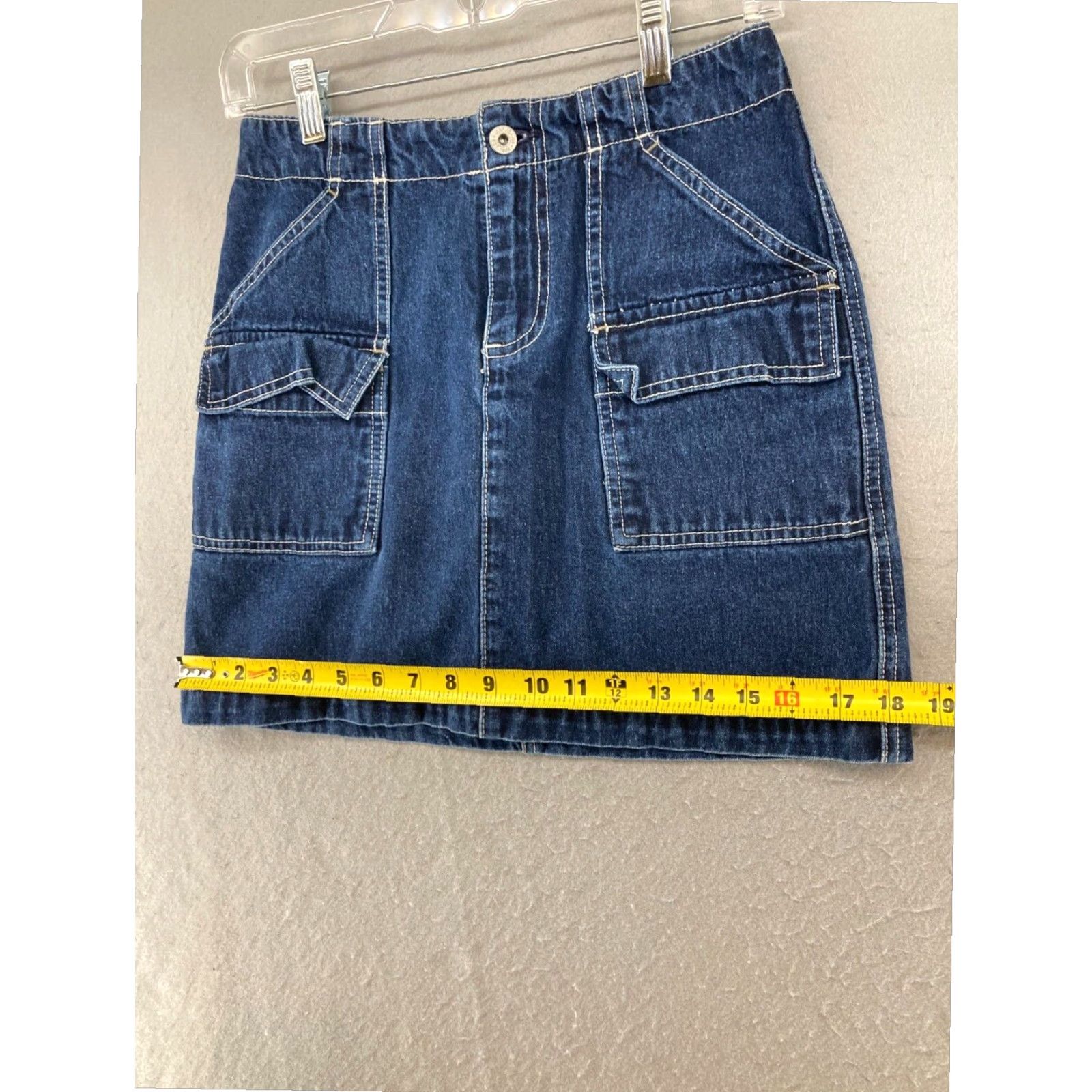 Gap Womens Gap Mini Denim Skirt Flap Pockets Y2K Style Size 25" / US 0 / IT 36 - 3 Thumbnail