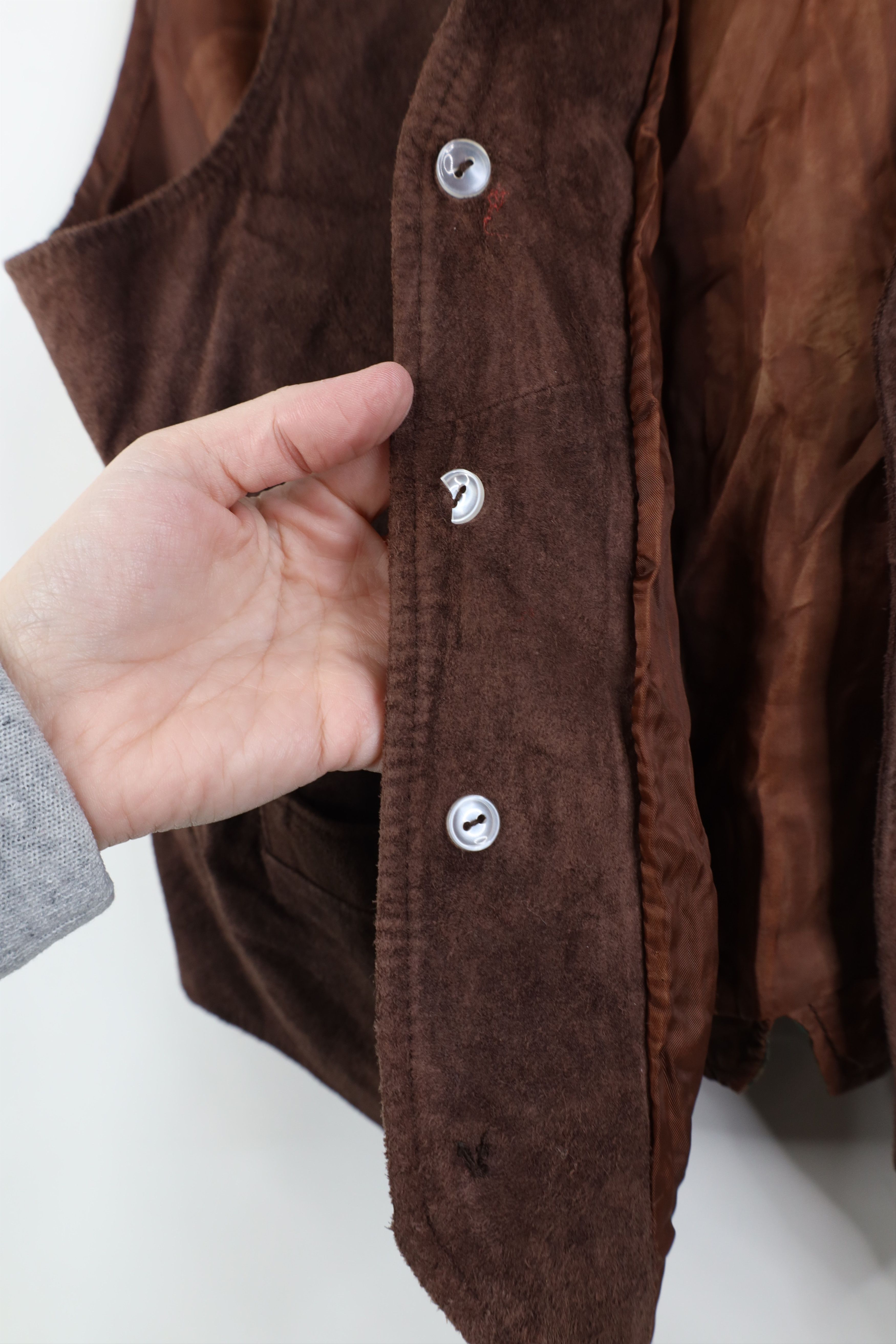 Vintage Vintage 90s Streetwear Buckle Back Suede Leather Vest Size US M / EU 48-50 / 2 - 10 Thumbnail