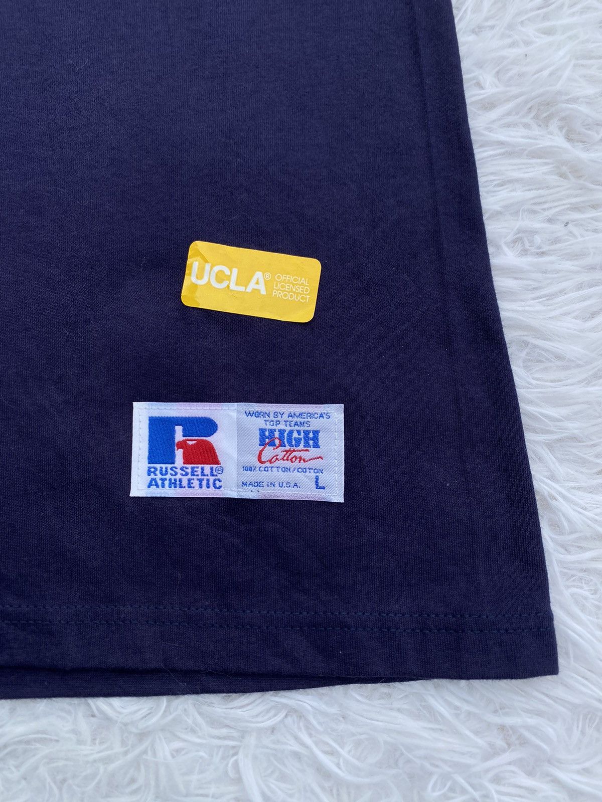 Vintage Vintage UCLA University of California Las Angelas RussellTee Size US L / EU 52-54 / 3 - 13 Thumbnail