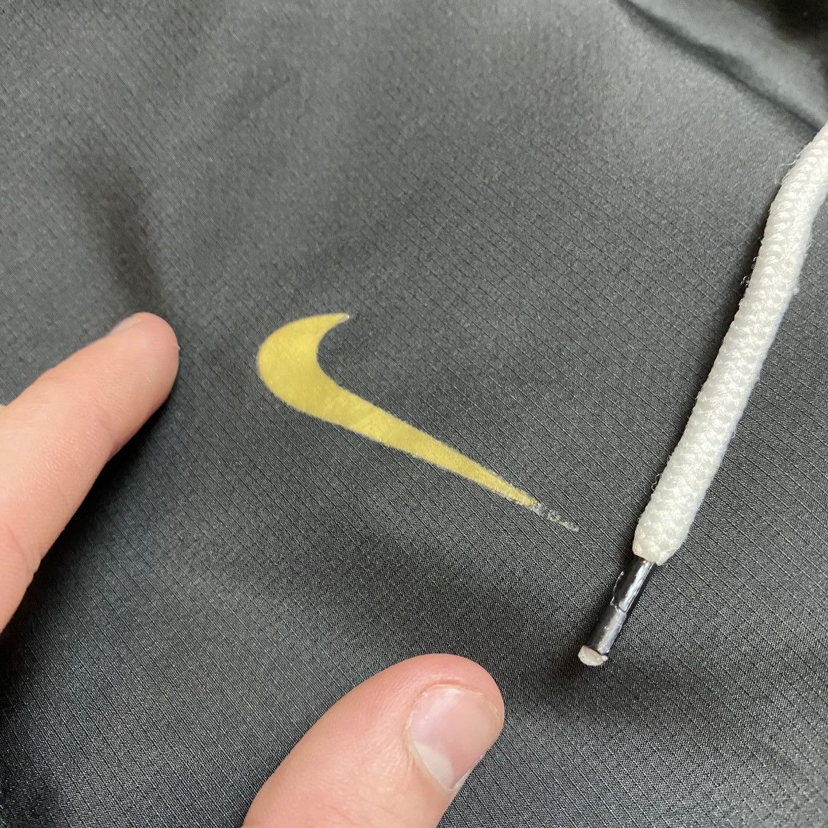 Vintage Vintage Nike Paris Saint Germain Swoosh nylon jacket Size US M / EU 48-50 / 2 - 5 Thumbnail