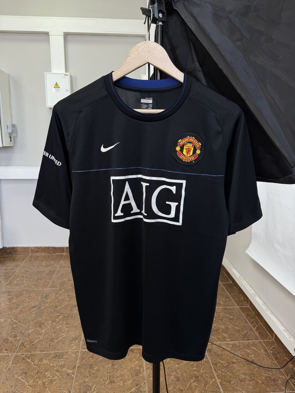 Nike 🏴󠁧󠁢󠁥󠁮󠁧󠁿Y2K Manchester United Nike 2008 Soccer Jersey Tee Blokecore Size US M / EU 48-50 / 2 - 1 Thumbnail