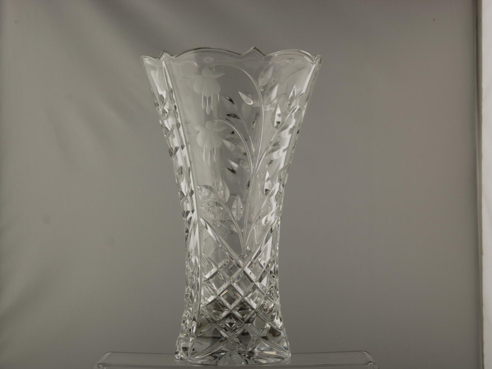 The Unbranded Brand Stunning Lead Crystal Cut Vase 12 1/4" Size ONE SIZE - 1 Thumbnail