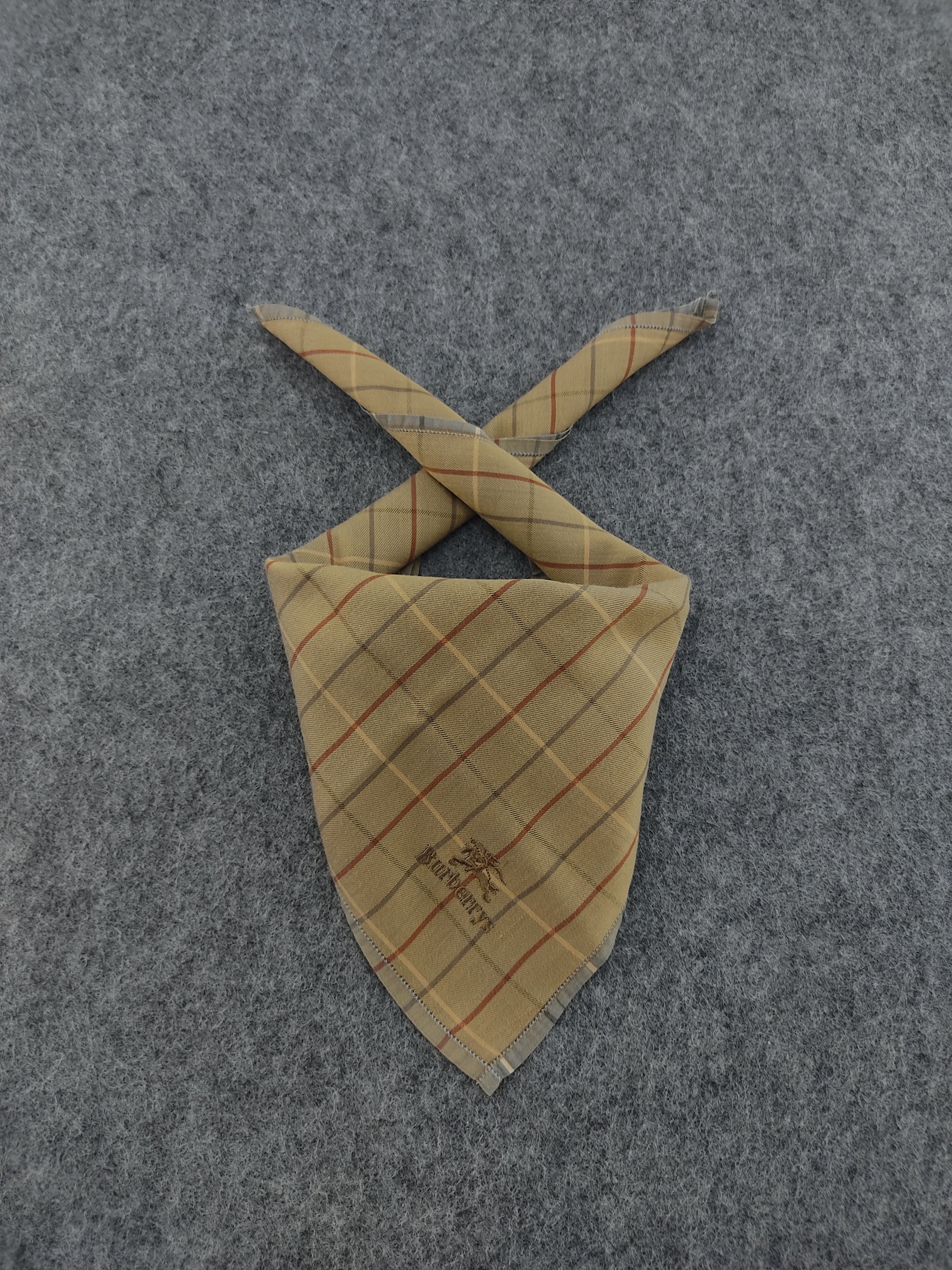 Burberry Vintage Burberry Handkerchief Neckerchief Bandana H058E Size ONE SIZE - 1 Thumbnail