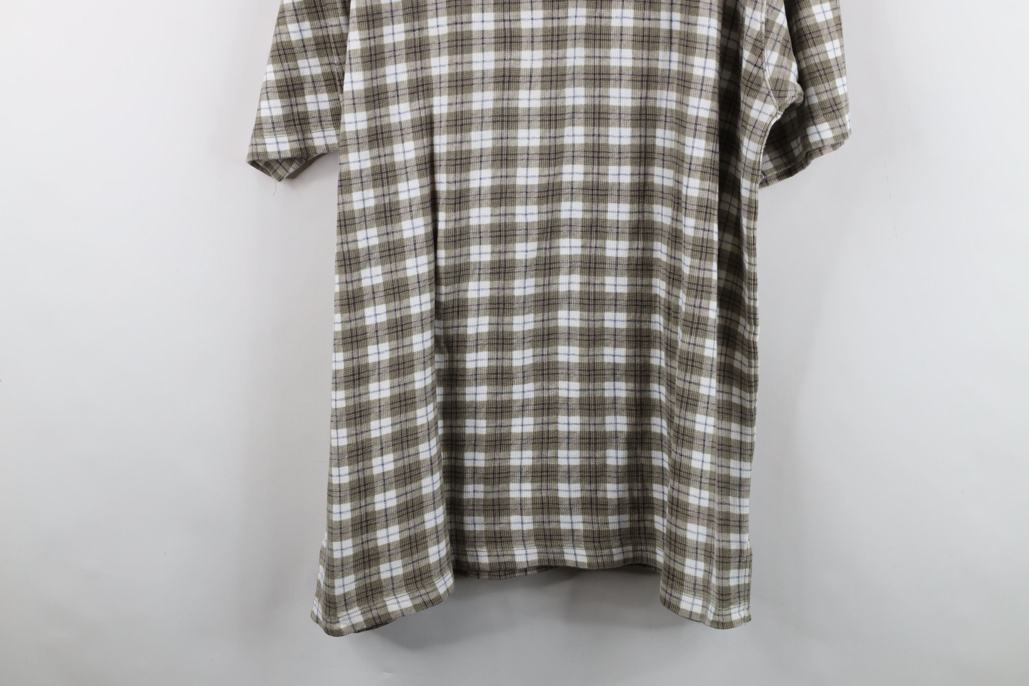 Vintage Vintage 90s Streetwear Thermal Knit Henley T-Shirt Plaid USA Size US M / EU 48-50 / 2 - 10 Thumbnail