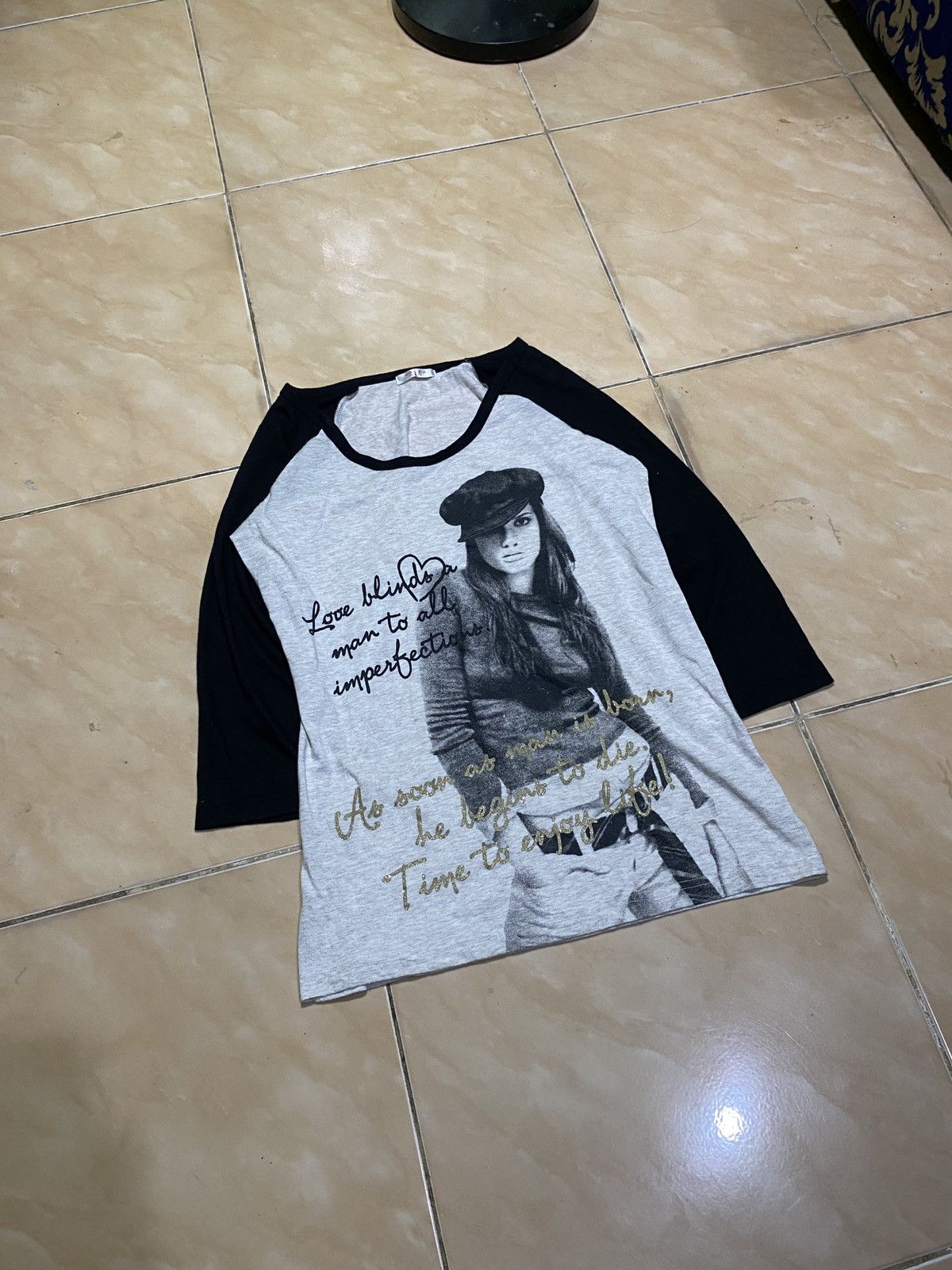 Hysteric Glamour ❤️‍🔥LONGSLEVEE Y2K GRILS GRAPHIC STYLE ❤️‍🔥 Size US L / EU 52-54 / 3 - 3 Thumbnail