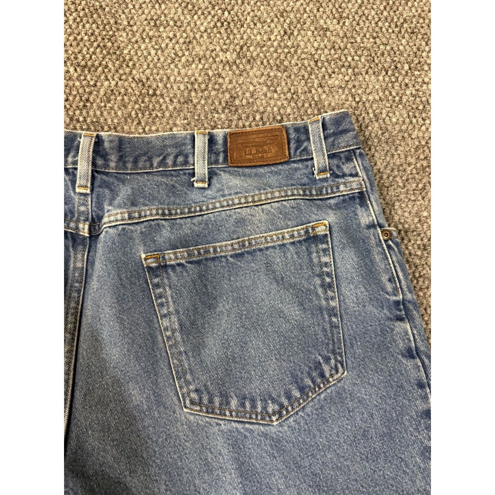 Vintage VINTAGE LL Bean Jeans Mens 40x29 Blue Relaxed Fit Denim Straight Leg Casual Button Fly Distressed Pockets 5-Pocket Men’s Denim Straight Leg Blue Size US 40 / EU 56 - 5 Thumbnail