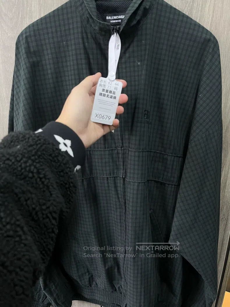 Balenciaga Balenciaga Black and white checkered casual zipper stand c Size US S / EU 44-46 / 1 - 4 Thumbnail