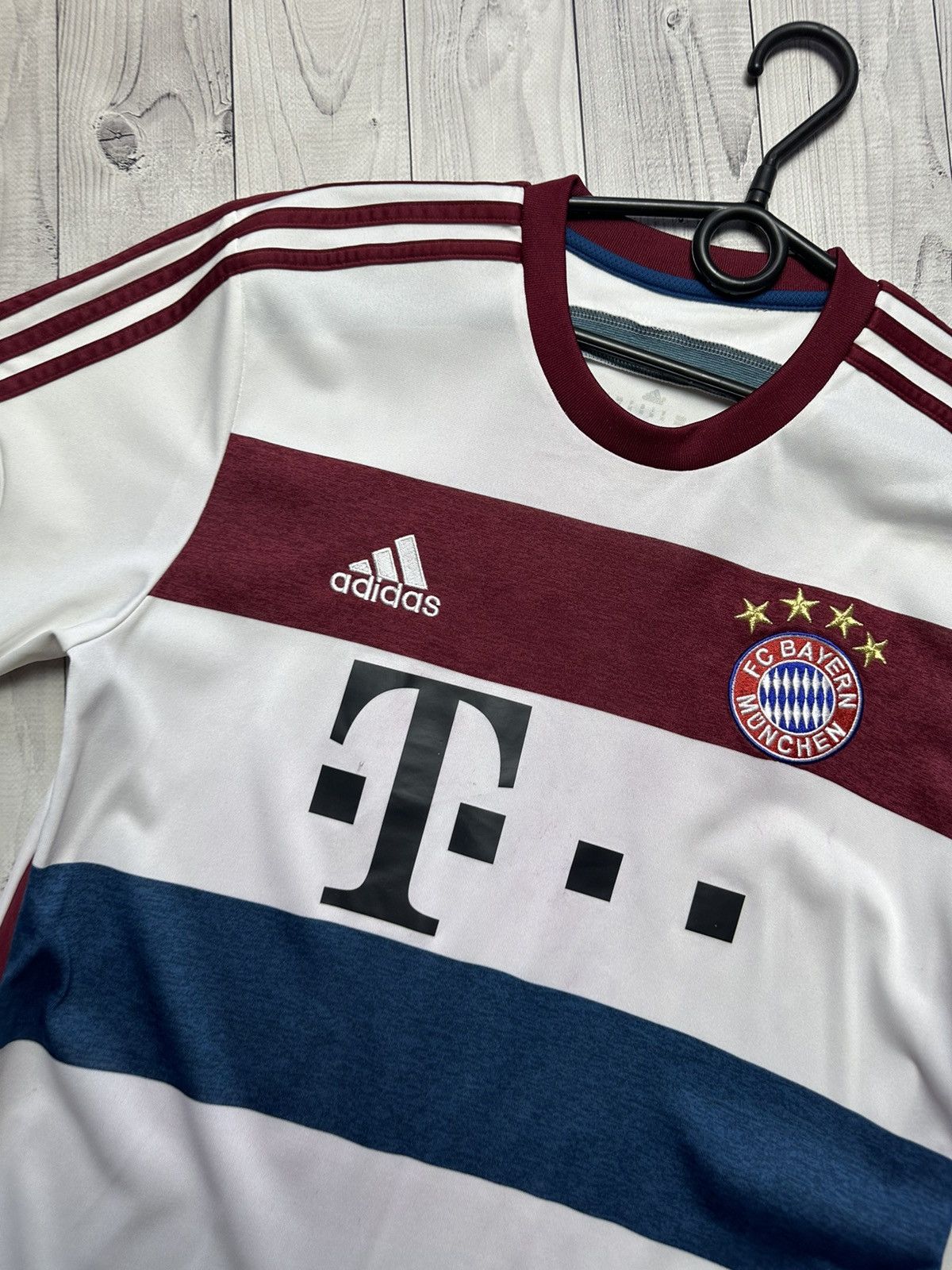 Adidas × Vintage Vintage soccer jersey 10 Robben Bayern Munich size M Size US M / EU 48-50 / 2 - 3 Thumbnail