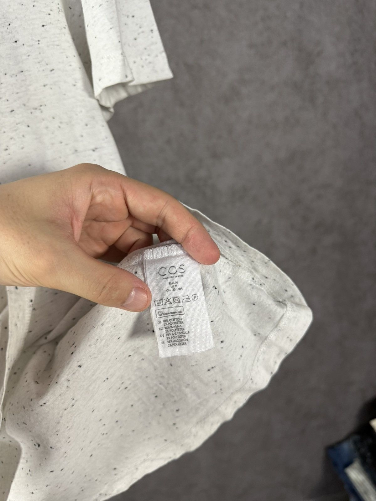Cos COS designer tee Size US M / EU 48-50 / 2 - 4 Thumbnail