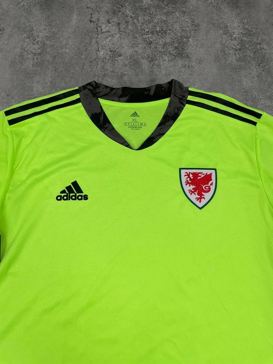 Nike Adidas Wales Men Goalkeeper 2020–2022 Football Shirt Green Size US XL / EU 56 / 4 - 2 Thumbnail