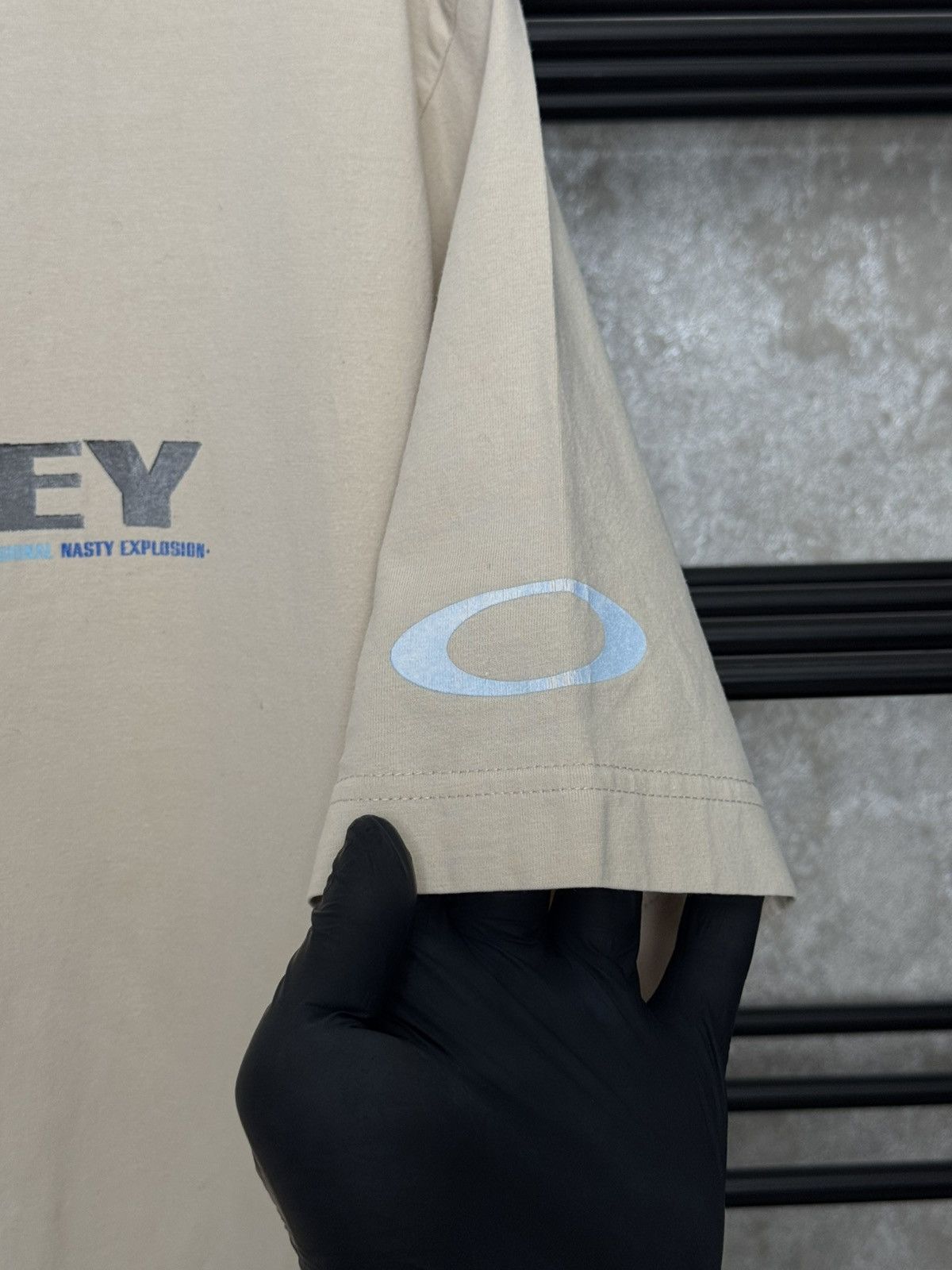 Oakley Very rare Vintage Oakley T-Shirt Size US XL / EU 56 / 4 - 3 Thumbnail