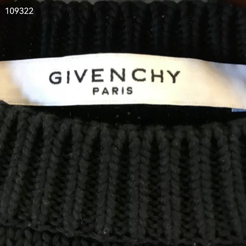 Givenchy Givenchy x070349 Newish Black Sweater XS Size Shoulder Wid Size US XS / EU 42 / 0 - 4 Thumbnail