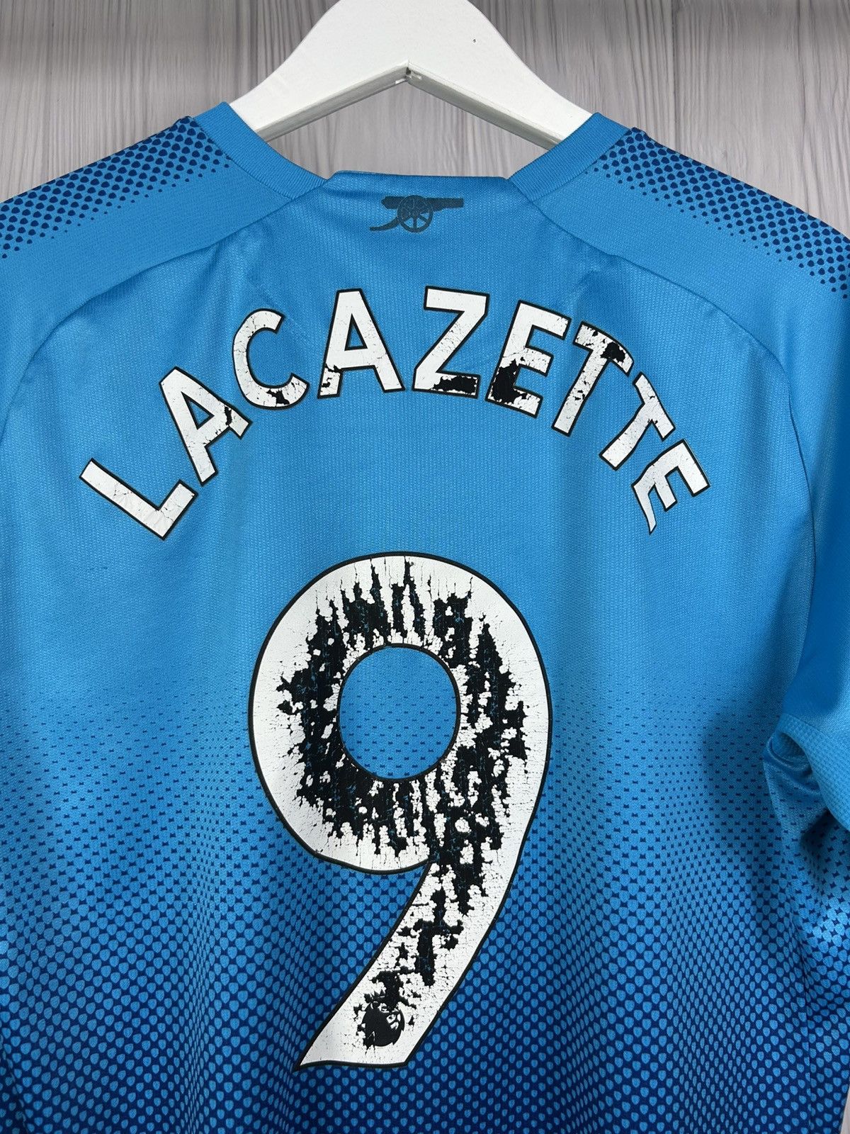 Puma Lacazette #9 Arsenal Jersey Away Football Shirt 2017/18 Size US M / EU 48-50 / 2 - 10 Thumbnail