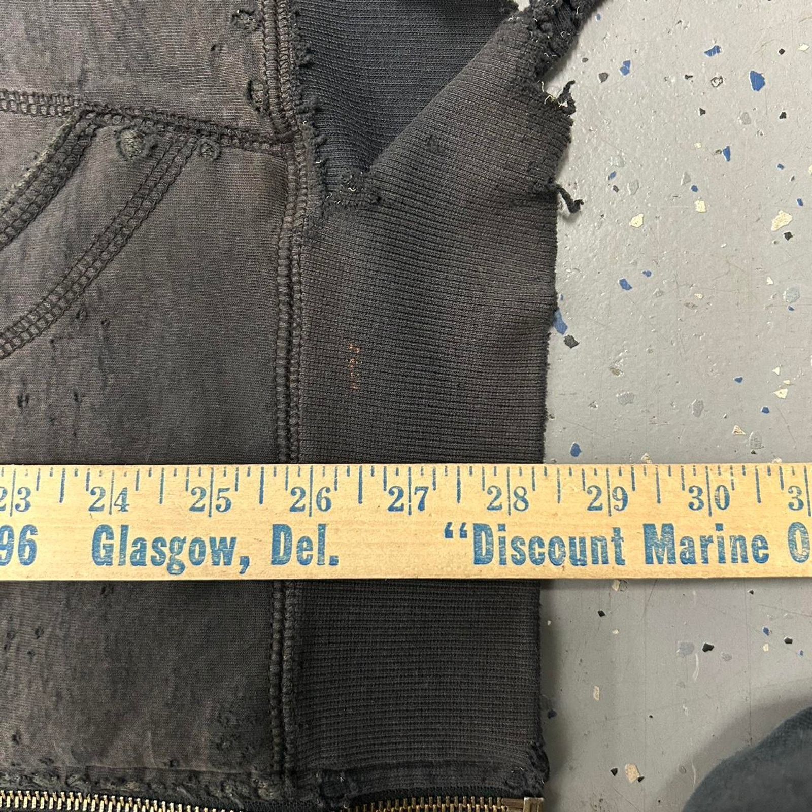 Other VTG/Y2K Super Thrashed/Distressed Faded Sherpa Zip Up Hoodie Size US XL / EU 56 / 4 - 4 Thumbnail