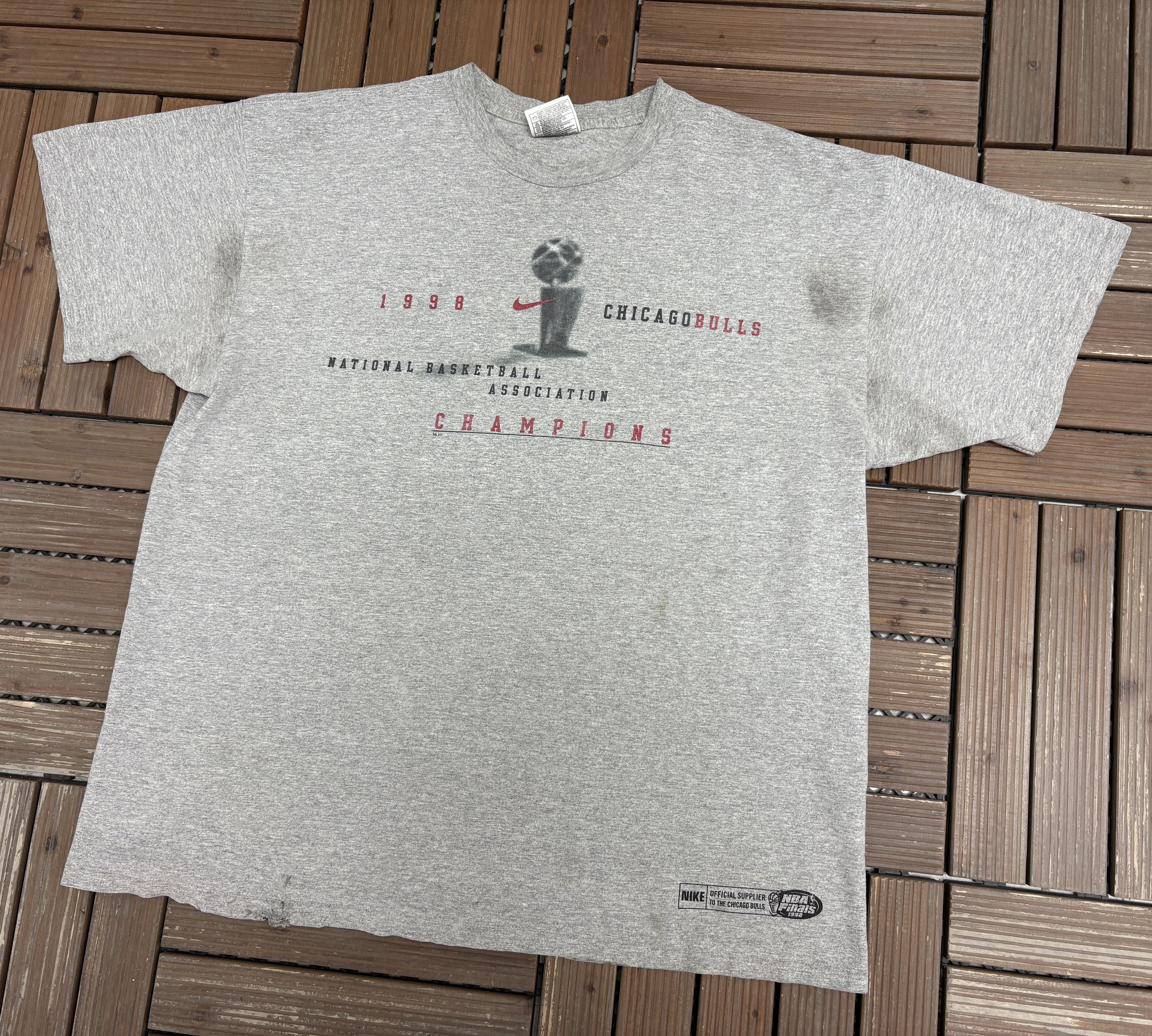 Nike × Vintage Chicago Bulls 1998 Champions Vintage Nike Grey T-Shirt Tee Size US L / EU 52-54 / 3 - 2 Thumbnail