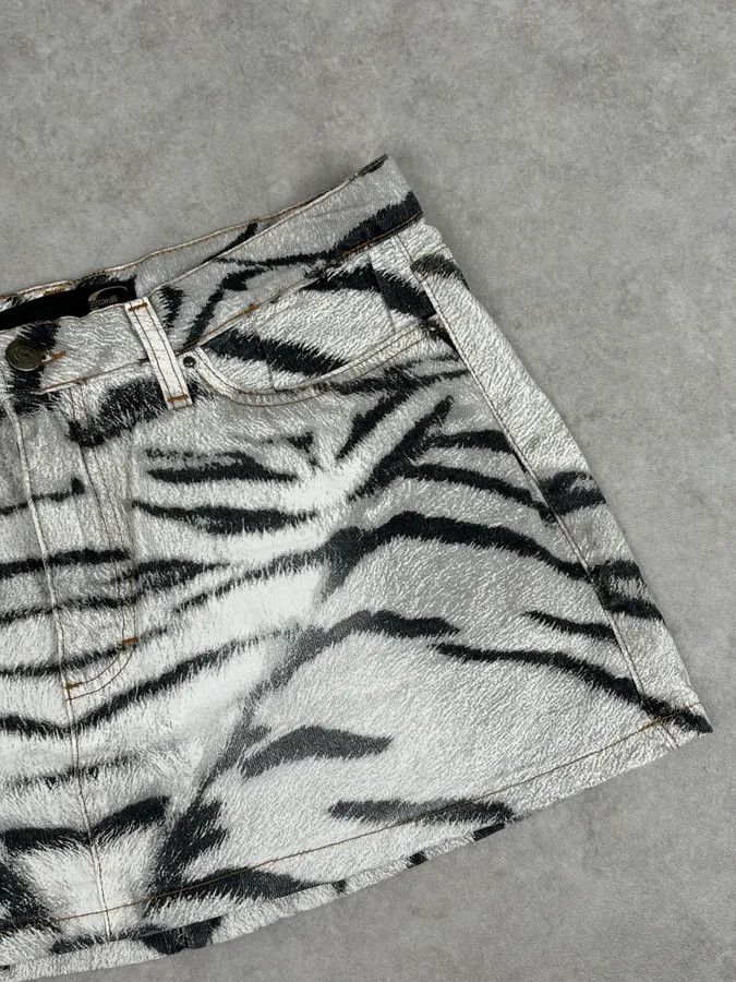 Just Cavalli SS2002 Cavalli White & Black Savage Zebra Skirt Size 29" - 6 Thumbnail