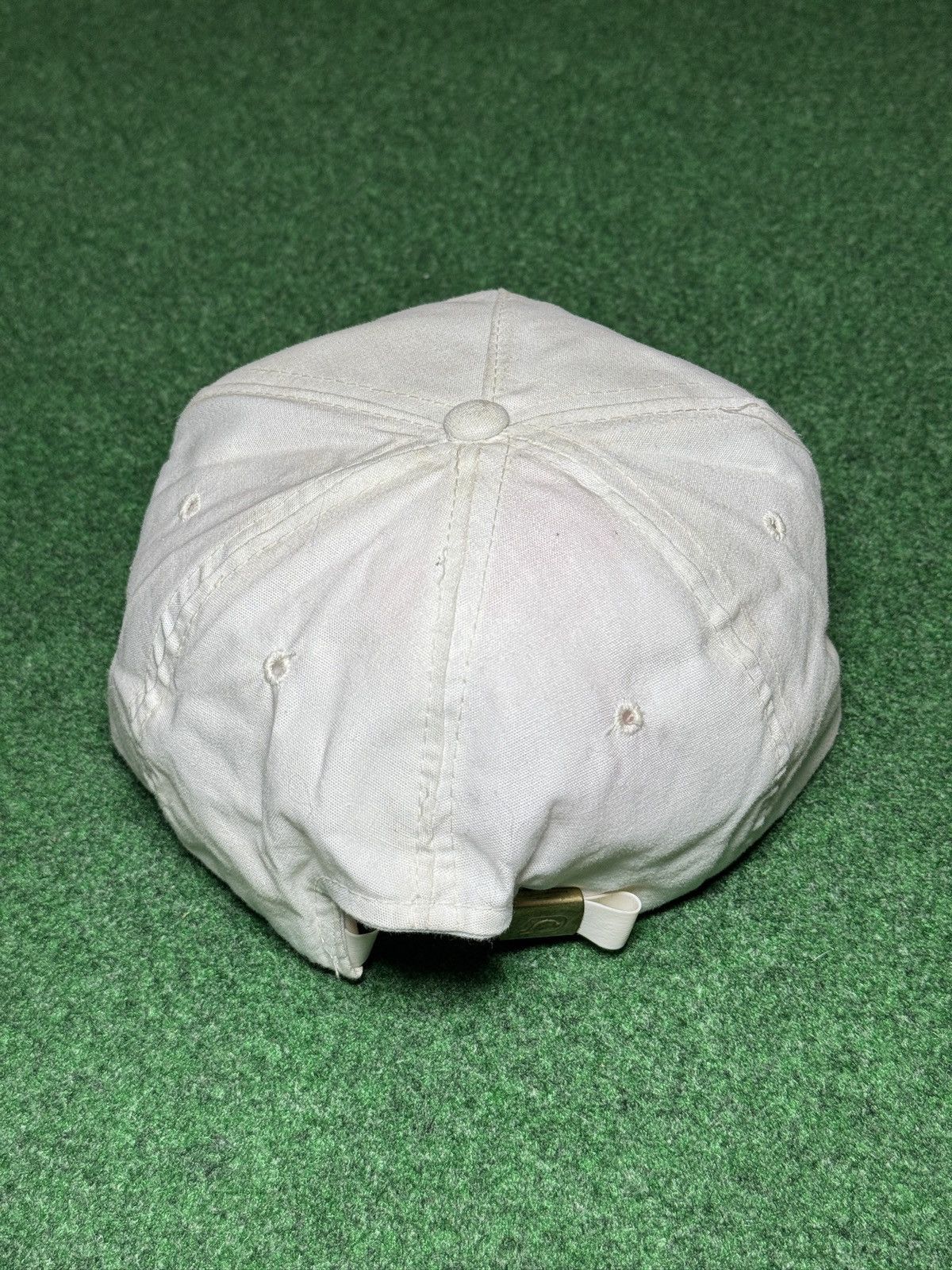 Vintage Vintage Arkansas Razorbacks 80s White Leather Strapback Hat Size ONE SIZE - 3 Thumbnail