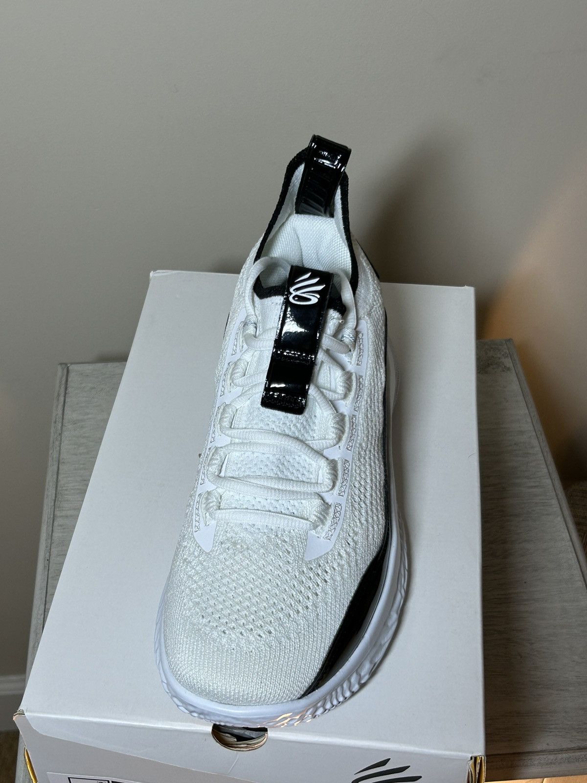 Under Armour Team Curry 8 NM “White Black” Size US 8 / EU 41 - 3 Thumbnail