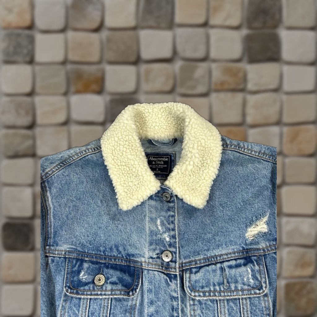 Abercrombie & Fitch Abercrombie & Fitch Jacket Womens Small Blue Cotton Denim Cropped Pleated Jacket Womens Small Blue Denim Cropped Pleated Size S / US 4 / IT 40 - 1 Thumbnail