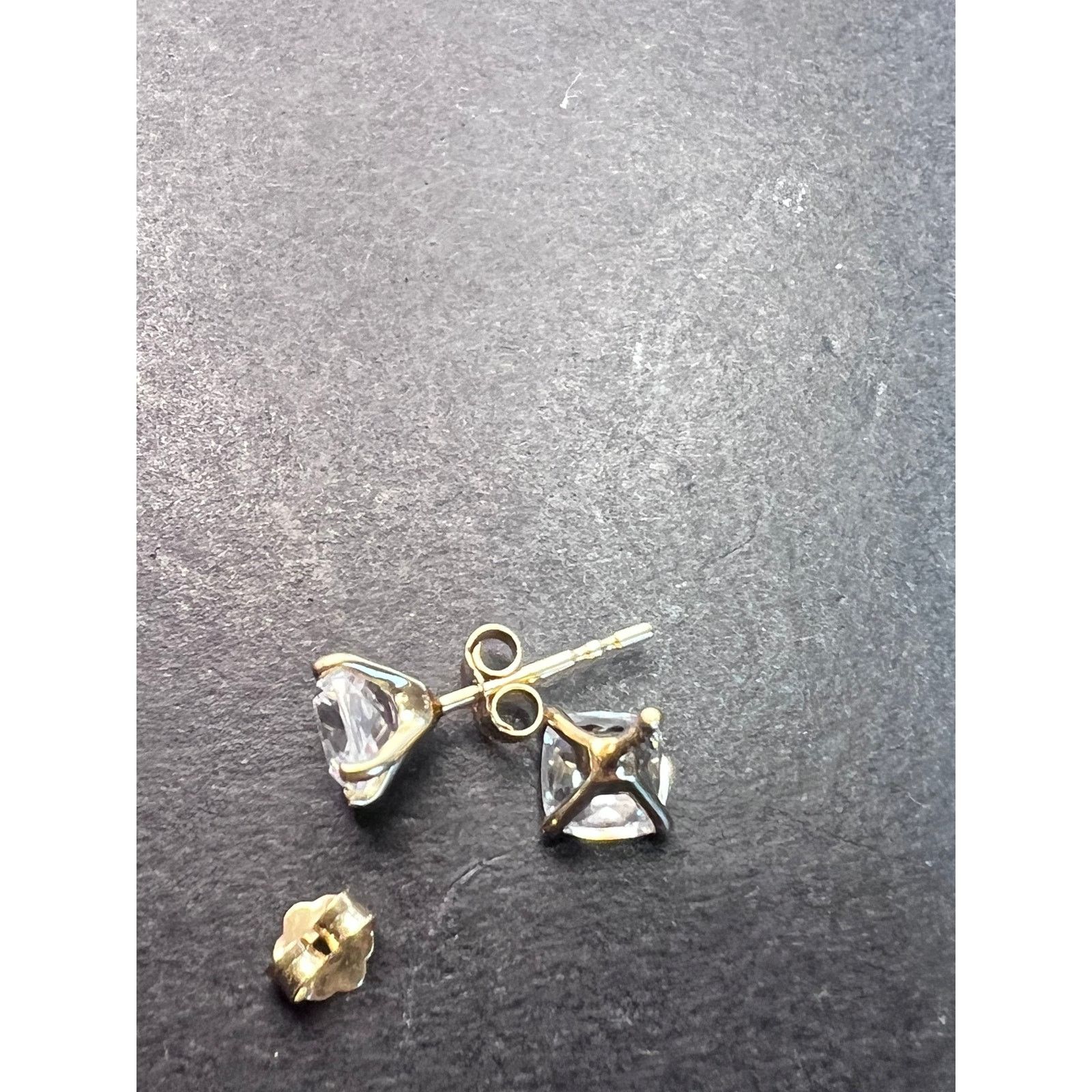 Other 10k yellow gold princess cut cubic zirconia stud earrings Size ONE SIZE - 7 Thumbnail