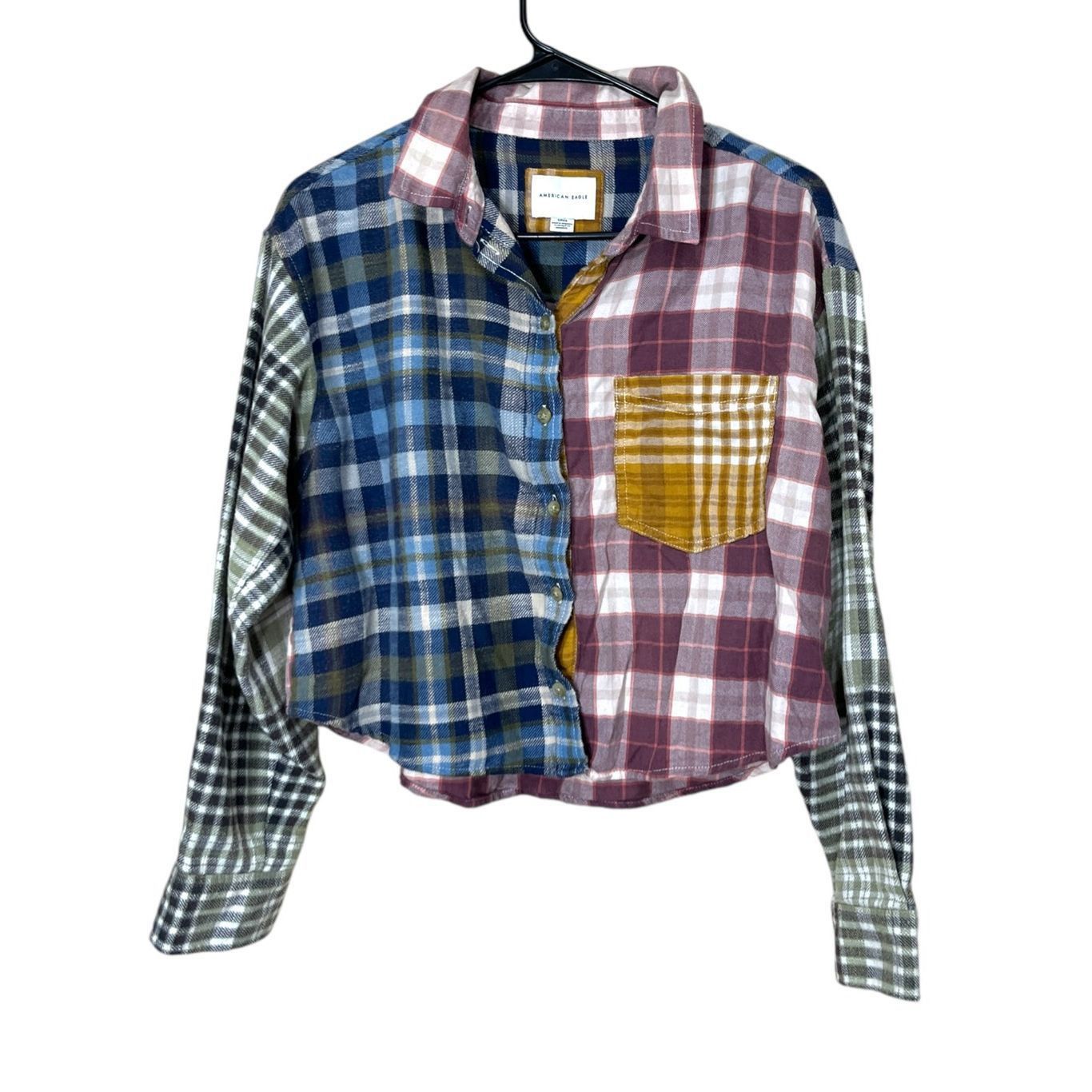 American Eagle Outfitters AMERICAN EAGLE Cozy Cabin Cropped Patchwork Plaid Flannel Sh Size S / US 4 / IT 40 - 1 Thumbnail