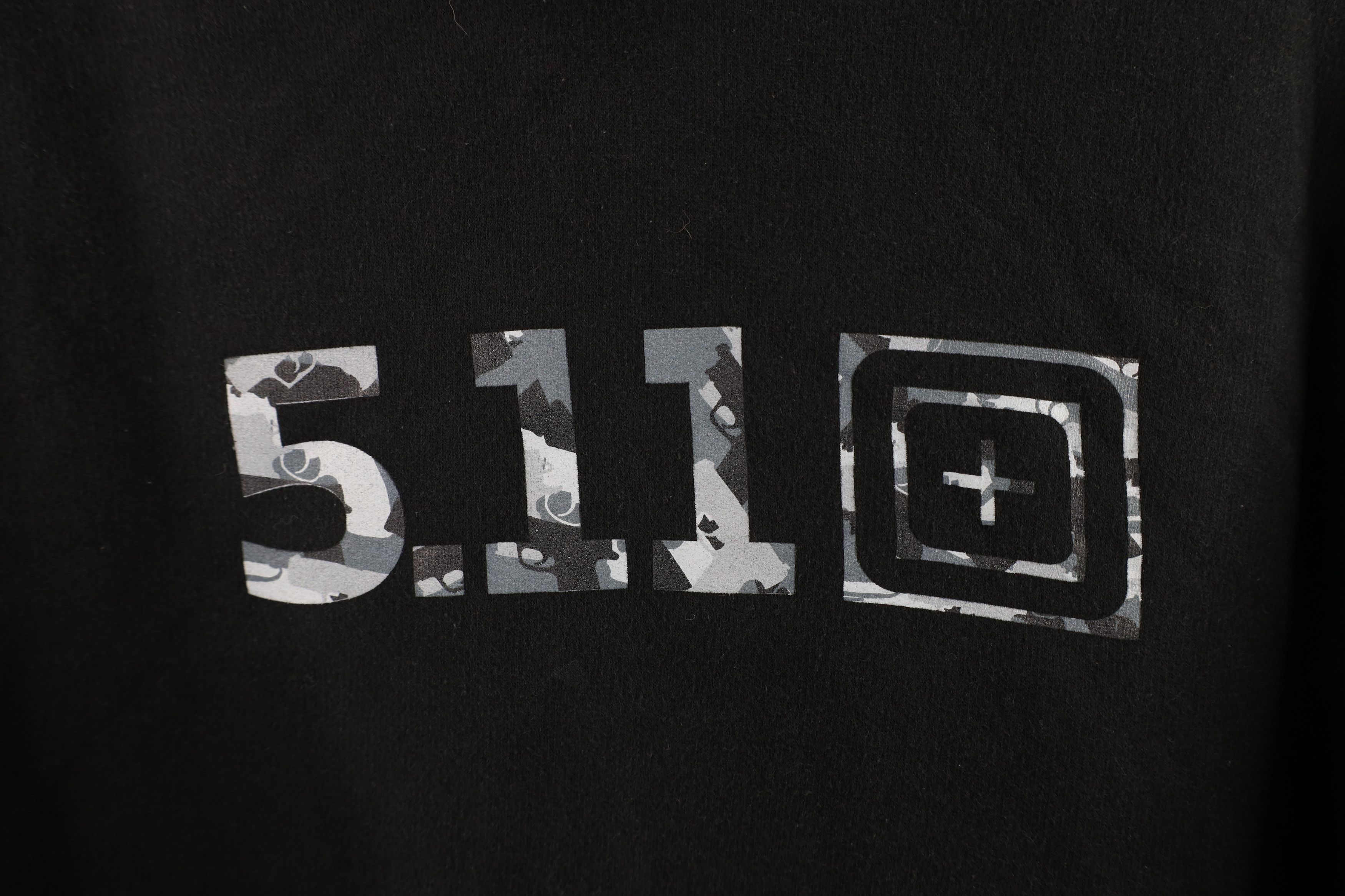 Vintage 5.11 Tactical Series Spell Out Camouflage Hoodie Sweatshirt Size US L / EU 52-54 / 3 - 5 Thumbnail