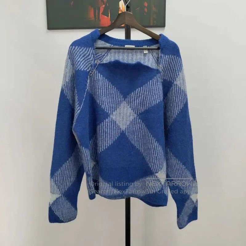 Burberry Burberry Women's Blue Wool Long Sleeve Sweater. Size L / US 10 / IT 46 - 1 Thumbnail
