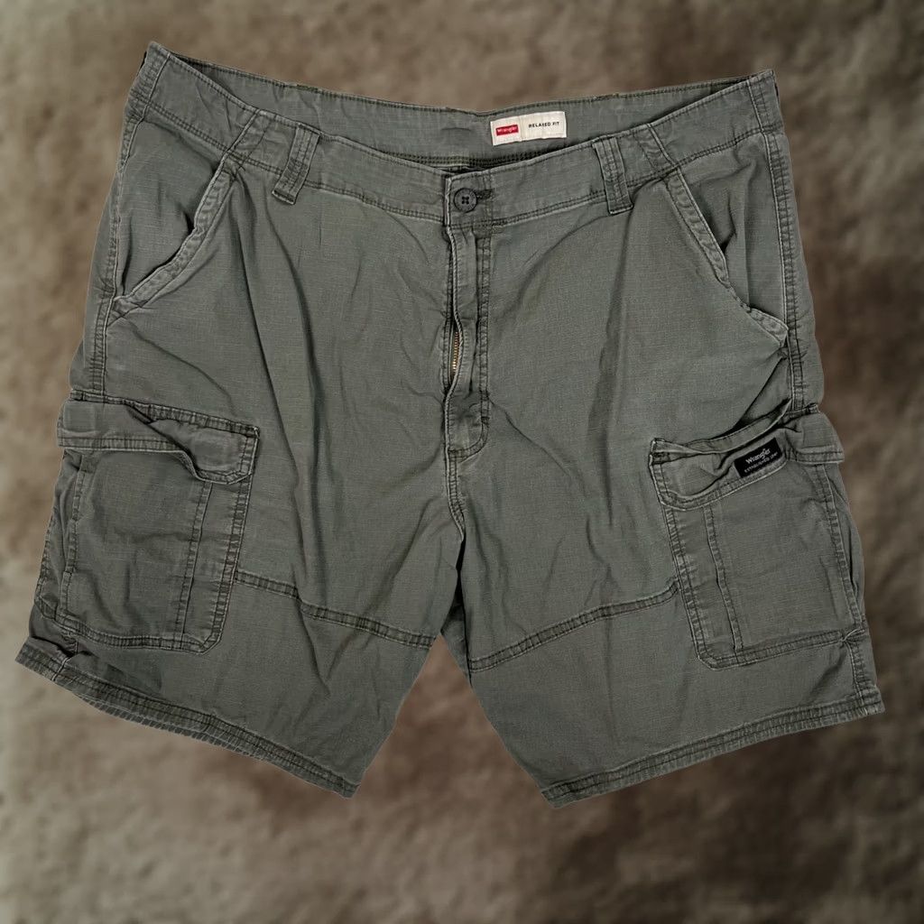Wrangler Wrangler Shorts Mens 42 Green Ripstop Cargo Stretch 9 Inseam Utility Cargo Pocket Camouflage Army Outdoor Size US 42 / EU 58 - 1 Thumbnail