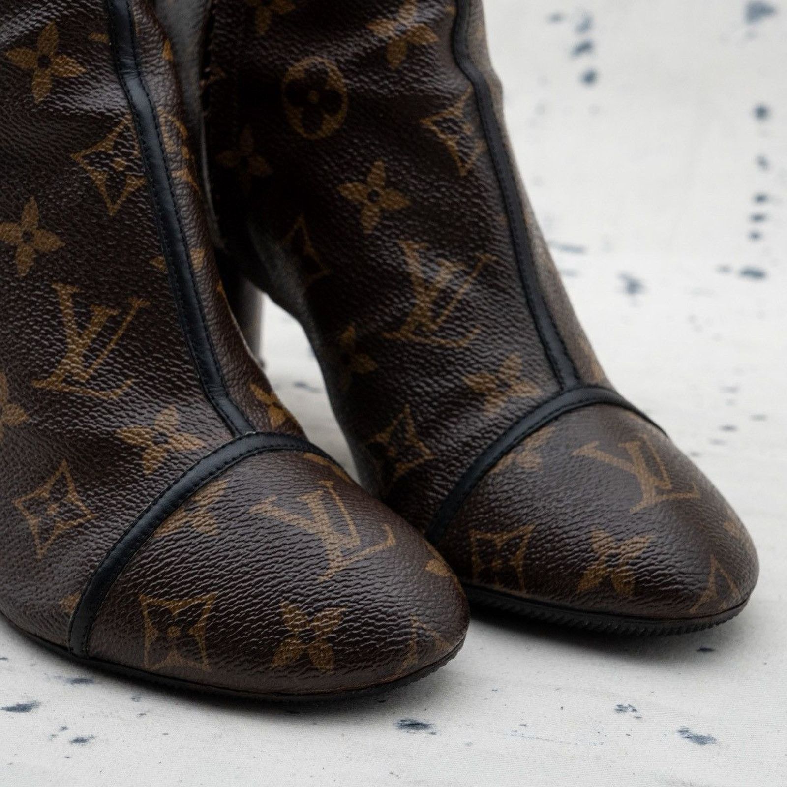 Louis Vuitton Vintage louis vuitton monogram logo brown leather heel boots Size US 7.5 / IT 37.5 - 7 Thumbnail
