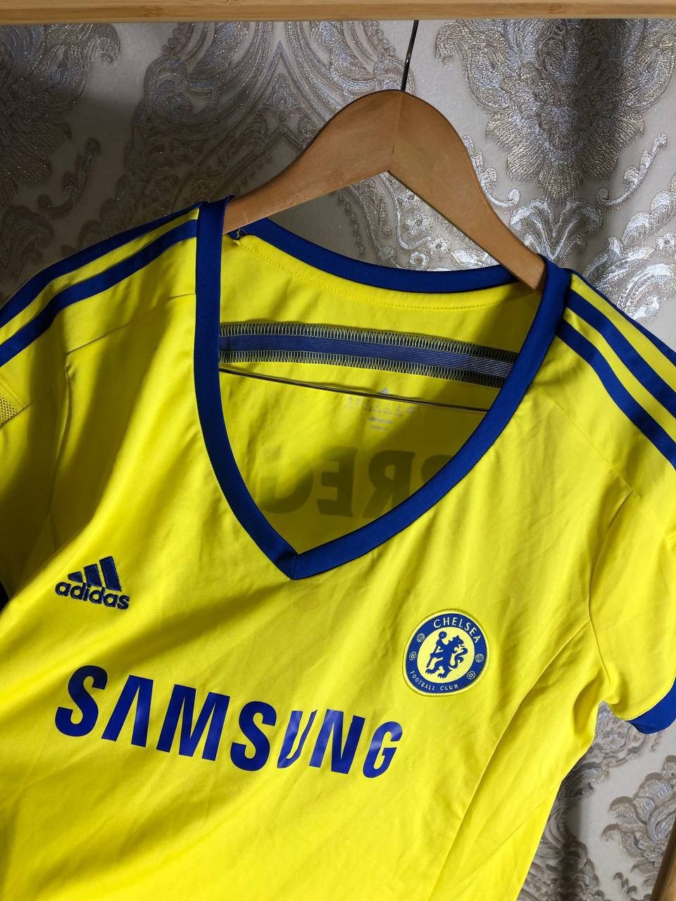 Adidas VINTAGE ADIDAS FC CHELSEA LONDON ENGLAND SOCCER JERSEY RETRO Size US S / EU 44-46 / 1 - 3 Thumbnail