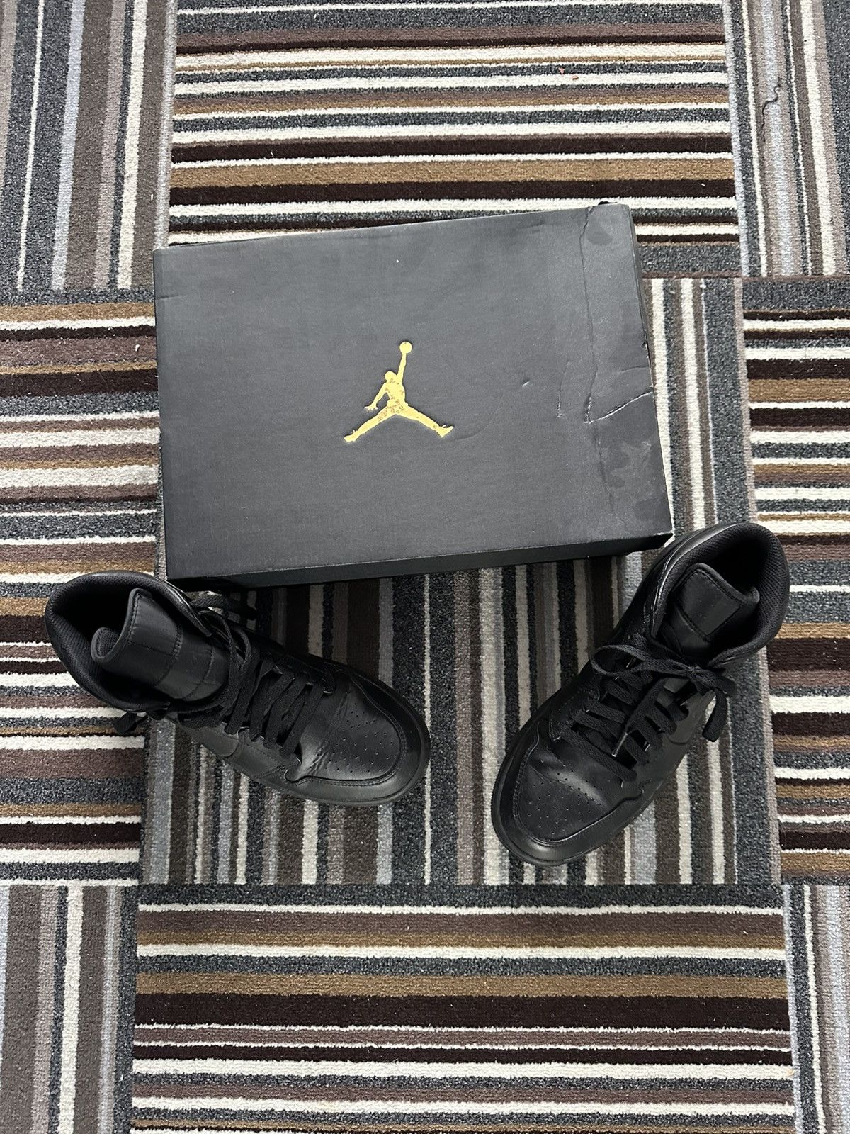 Jordan Brand Jordan 1 Mid All Black Size US 10 / EU 43 - 3 Thumbnail