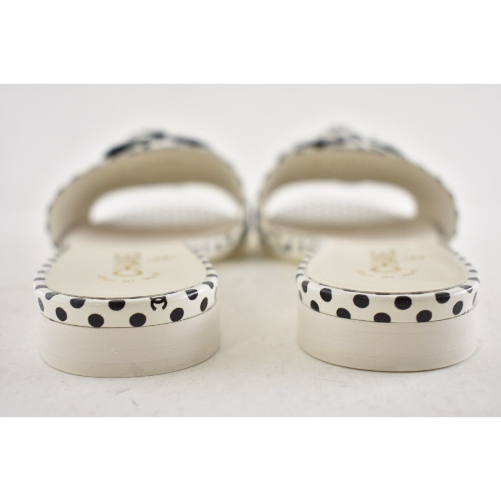 Chanel Chanel 24P Black White Camellia Flower Polka Dot CC Logo Size US 8 / IT 38 - 14 Thumbnail