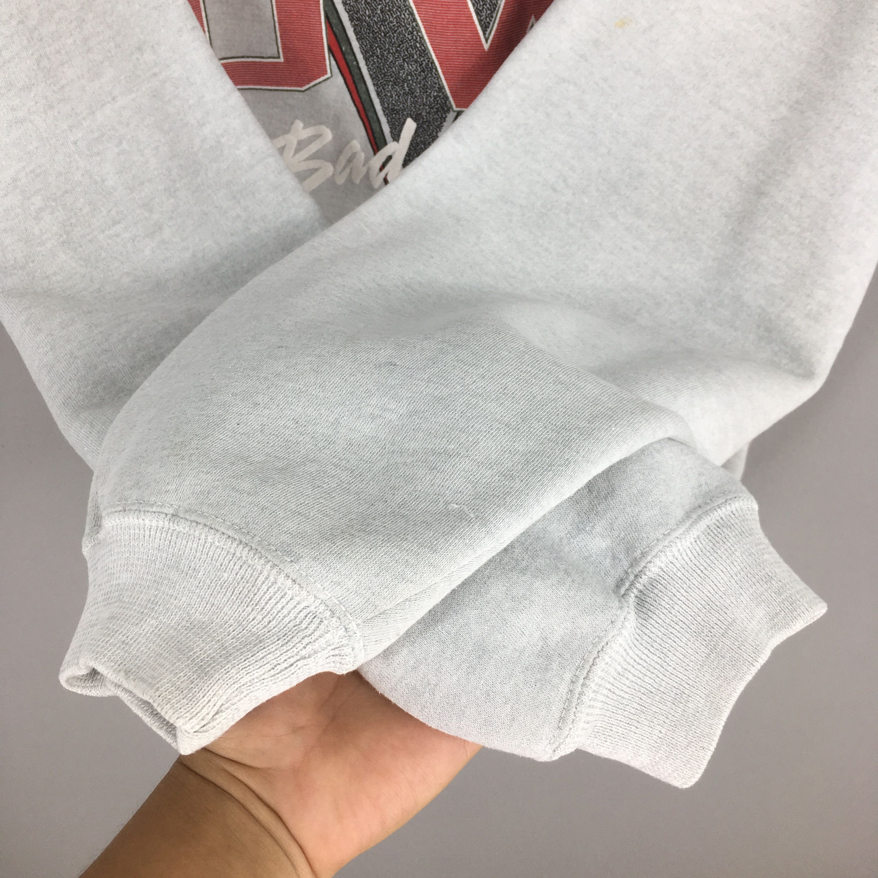 NCAA × Vintage Vintage Wisconsin Badgers NCAA Sweatshirt 2XLarge Size US XXL / EU 58 / 5 - 4 Thumbnail