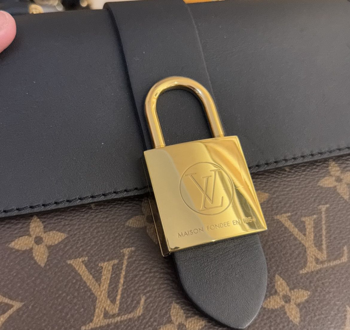 Louis Vuitton Louis Vuitton Locky BB bag Size ONE SIZE - 6 Thumbnail