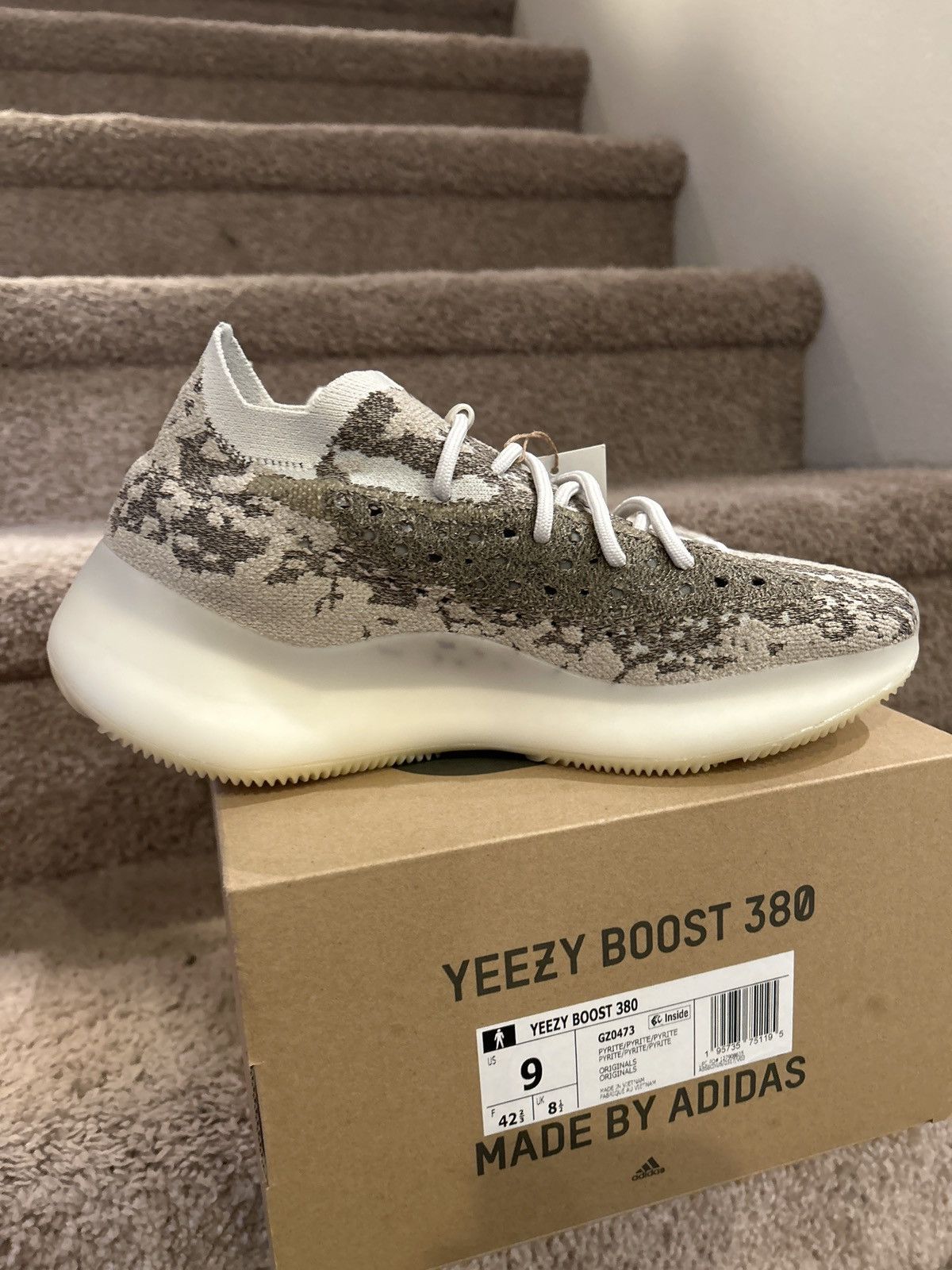 Adidas × Yeezy Pyrite Size US 9 / EU 42 - 6 Thumbnail