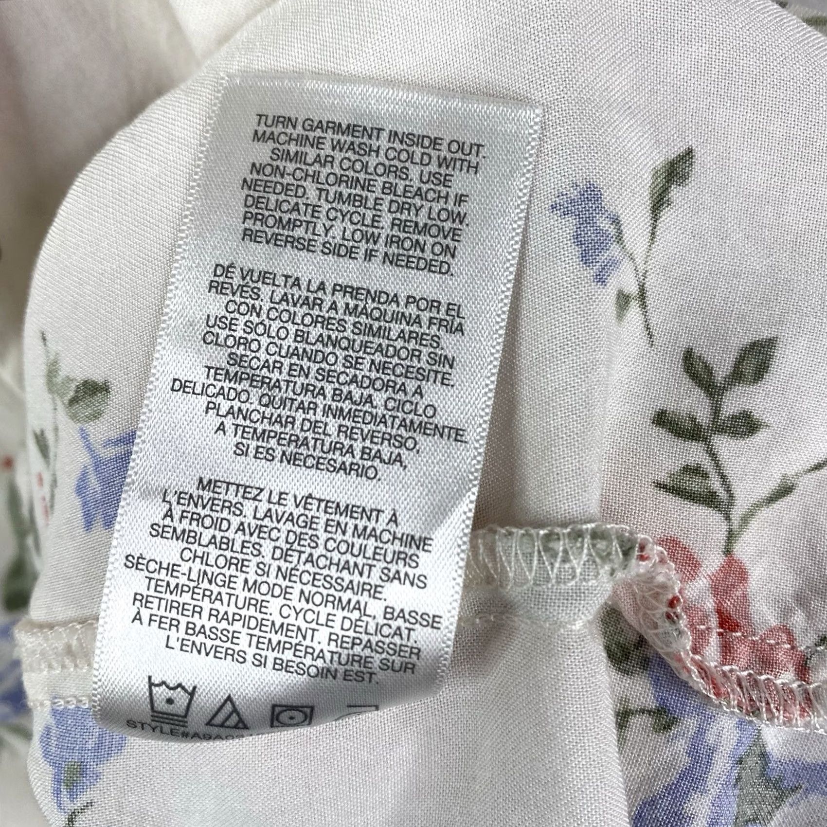 Vintage Angels Forever Young Top Women 2X Cream Floral Boho Flowy Rayon Smocked Shoulder Blouse Size XXL / US 16-18 / IT 52-54 - 7 Thumbnail