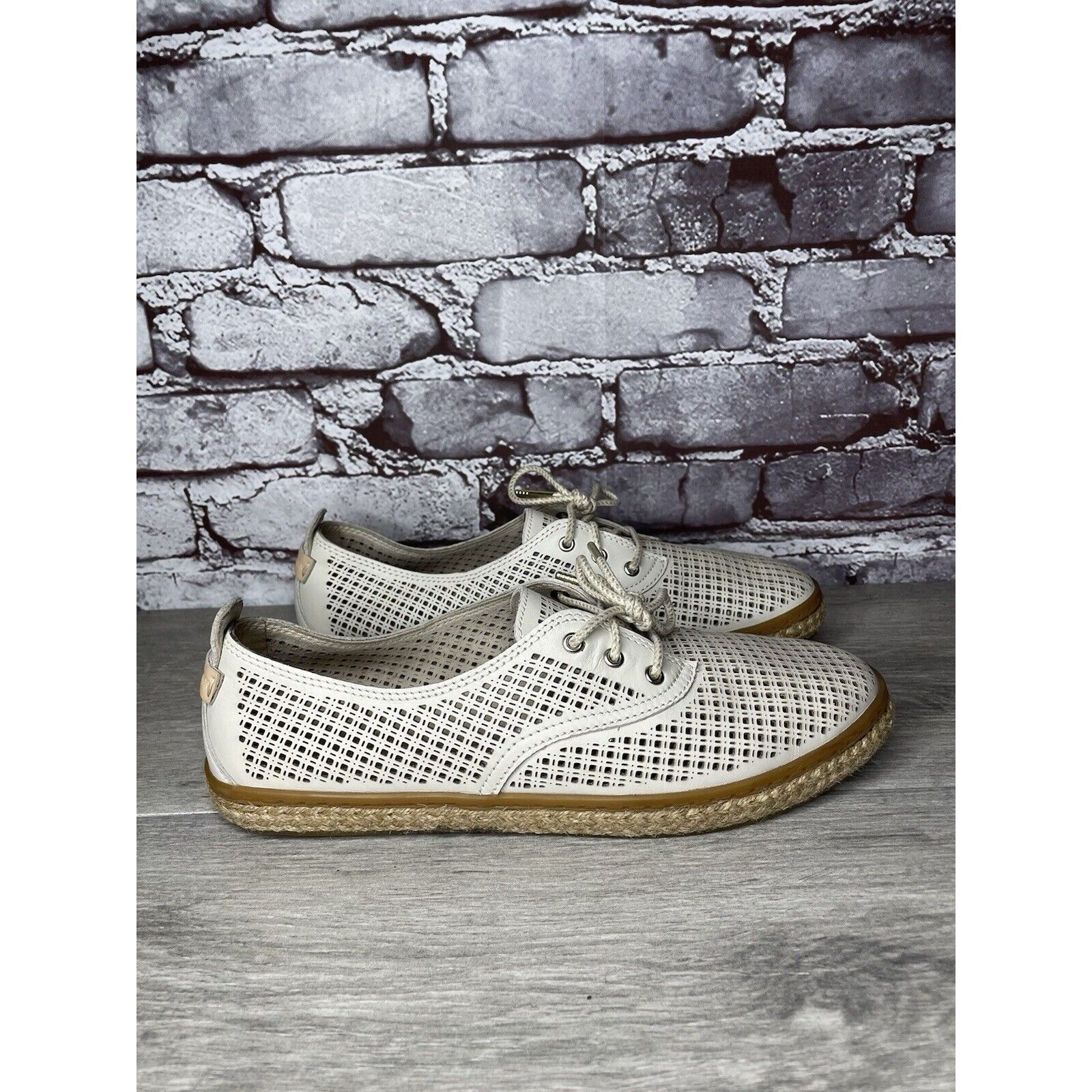 Cole Haan Cole Haan Ivory Leather Perforated Espadrilles Comfort Shoes Size US 8.5 / IT 38.5 - 20 Thumbnail