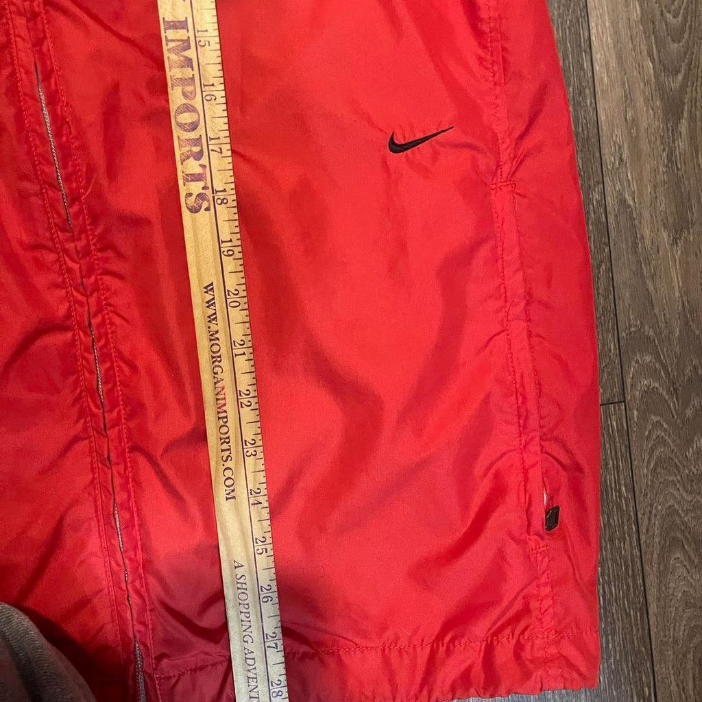 Nike Nike vtg red and black windbreaker jacket size L Size US L / EU 52-54 / 3 - 4 Thumbnail