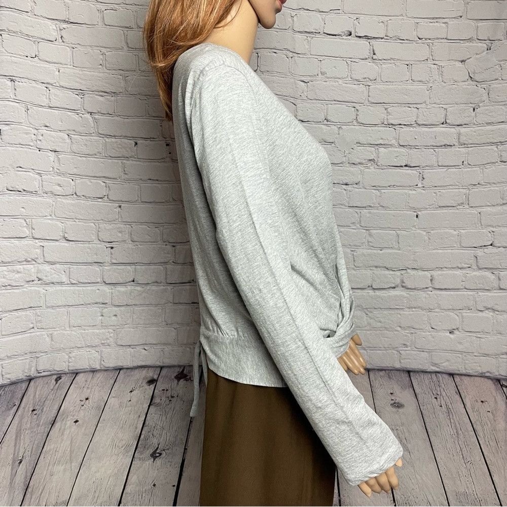 Other NWT New Frayed Romi Twist Front Tie Back Crop Grey Top Size Size L / US 10 / IT 46 - 9 Thumbnail