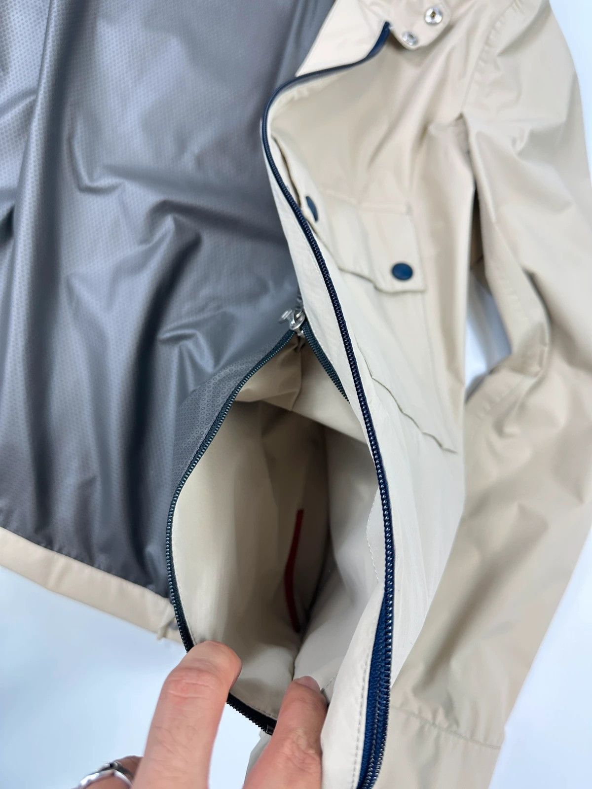 Prada Prada Sport FW00 Beige Gore-Tex Packable Bag Jacket Size US M / EU 48-50 / 2 - 12 Thumbnail