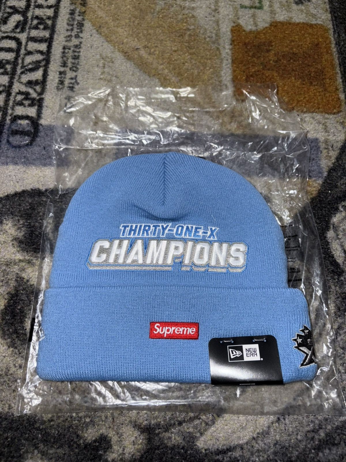 New Era × Supreme Supreme New Era Football Beanie Size ONE SIZE - 2 Thumbnail