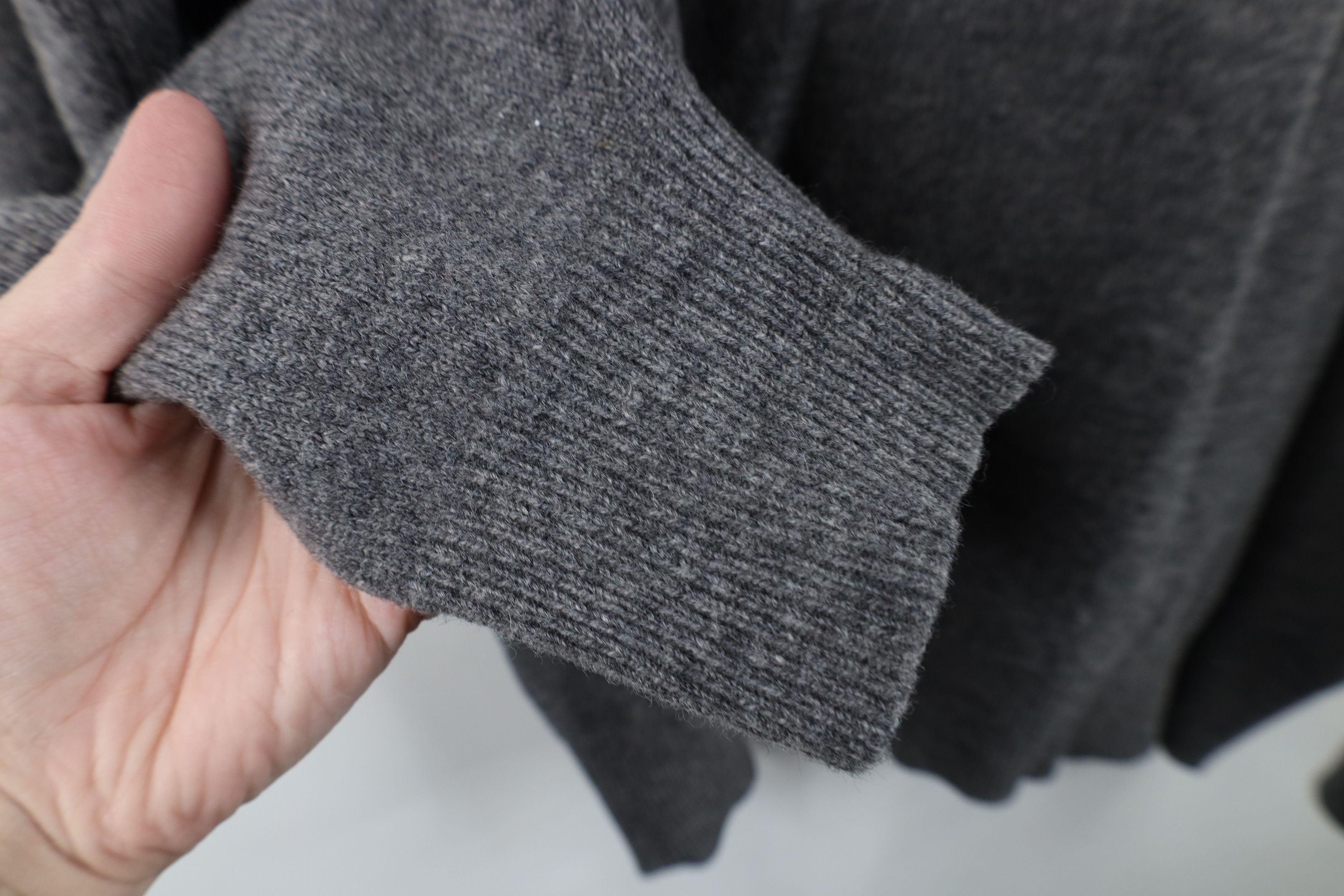 Vintage Vintage 70s William Lockie Scotland Knit V-Neck Sweater Gray Size US XXL / EU 58 / 5 - 6 Thumbnail