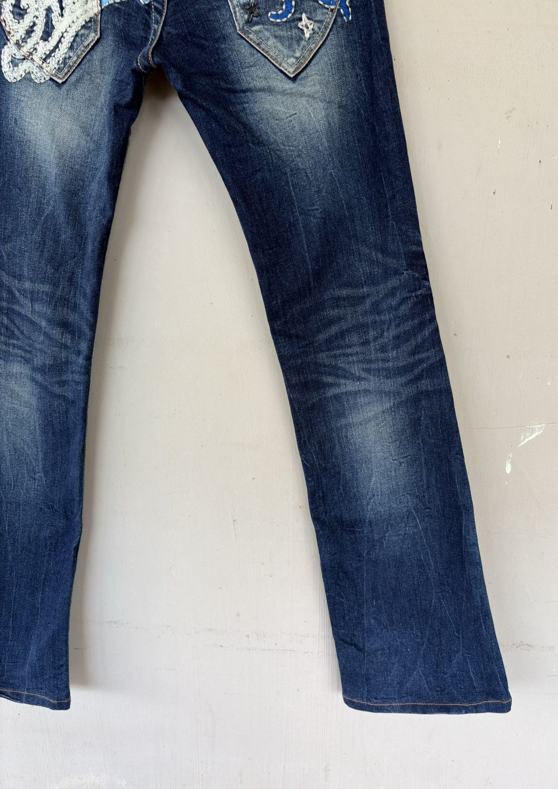 Japanese Brand Red Pepper Union Jack Streetwear Low Flared Distressed Denim Size US 31 - 11 Thumbnail