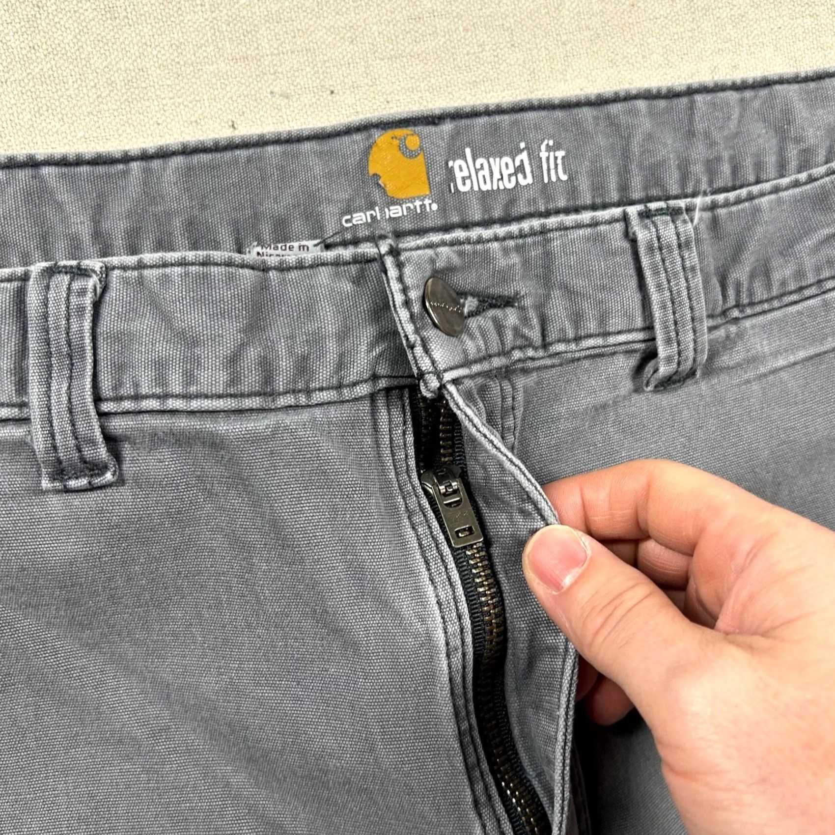 Carhartt VINTAGE Carhartt Pants Mens 44x32 Canvas Khakis Workwear Relaxed Straight 41 in Waist Gray 31 in Inseam Mens Size US 44 / EU 60 - 3 Thumbnail