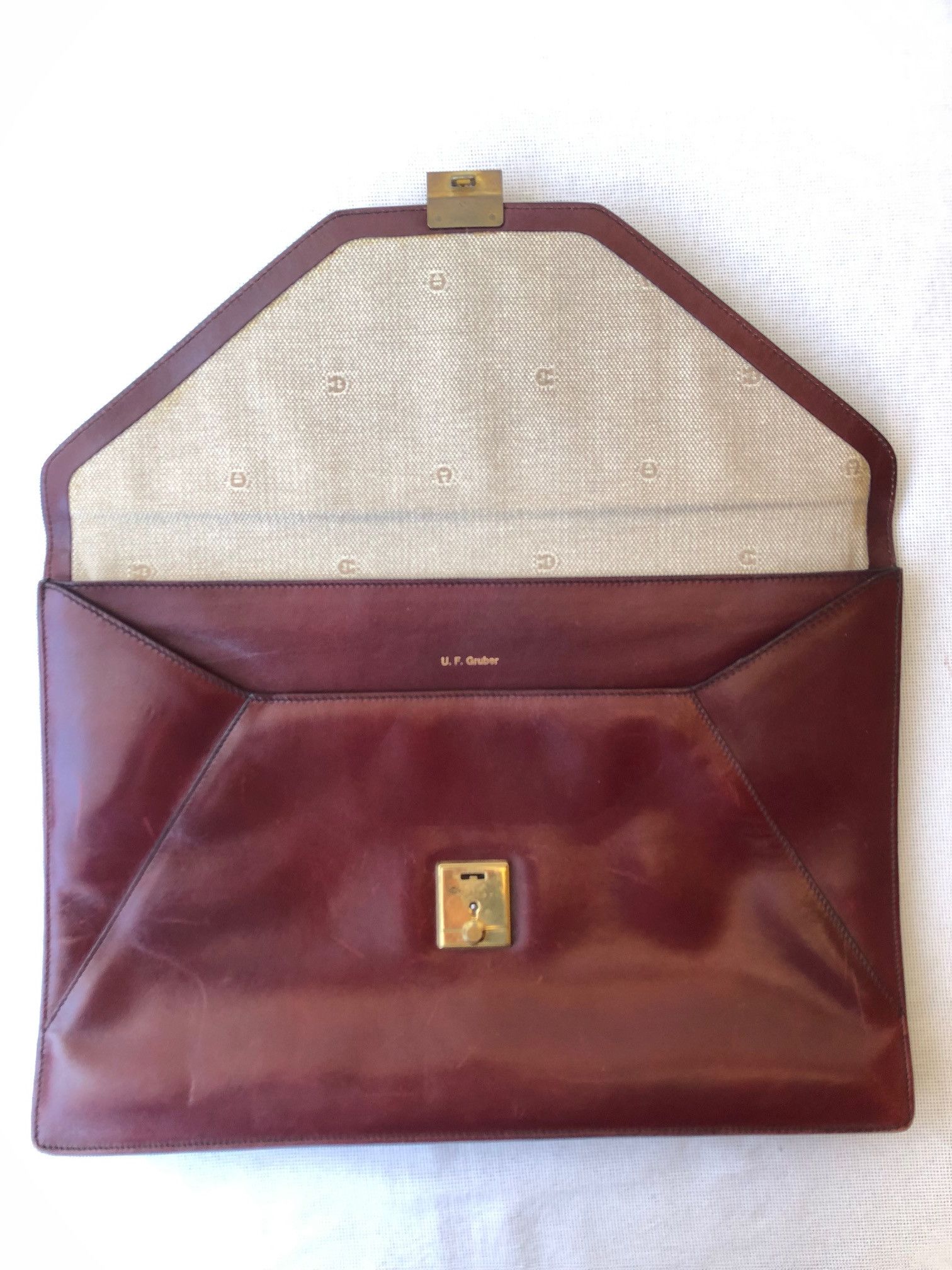 Etienne Aigner Vintage Etienne Aigner Leather Portfolio Document Sleeve Size ONE SIZE - 2 Thumbnail